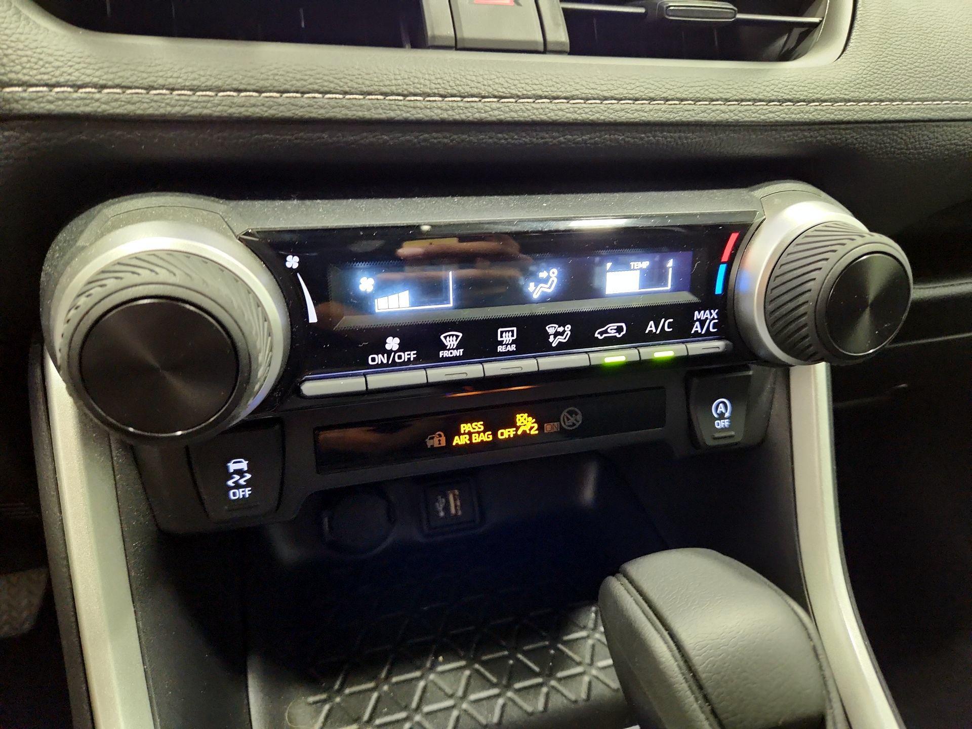 Thumbnail: 2025 Toyota RAV4 - 16