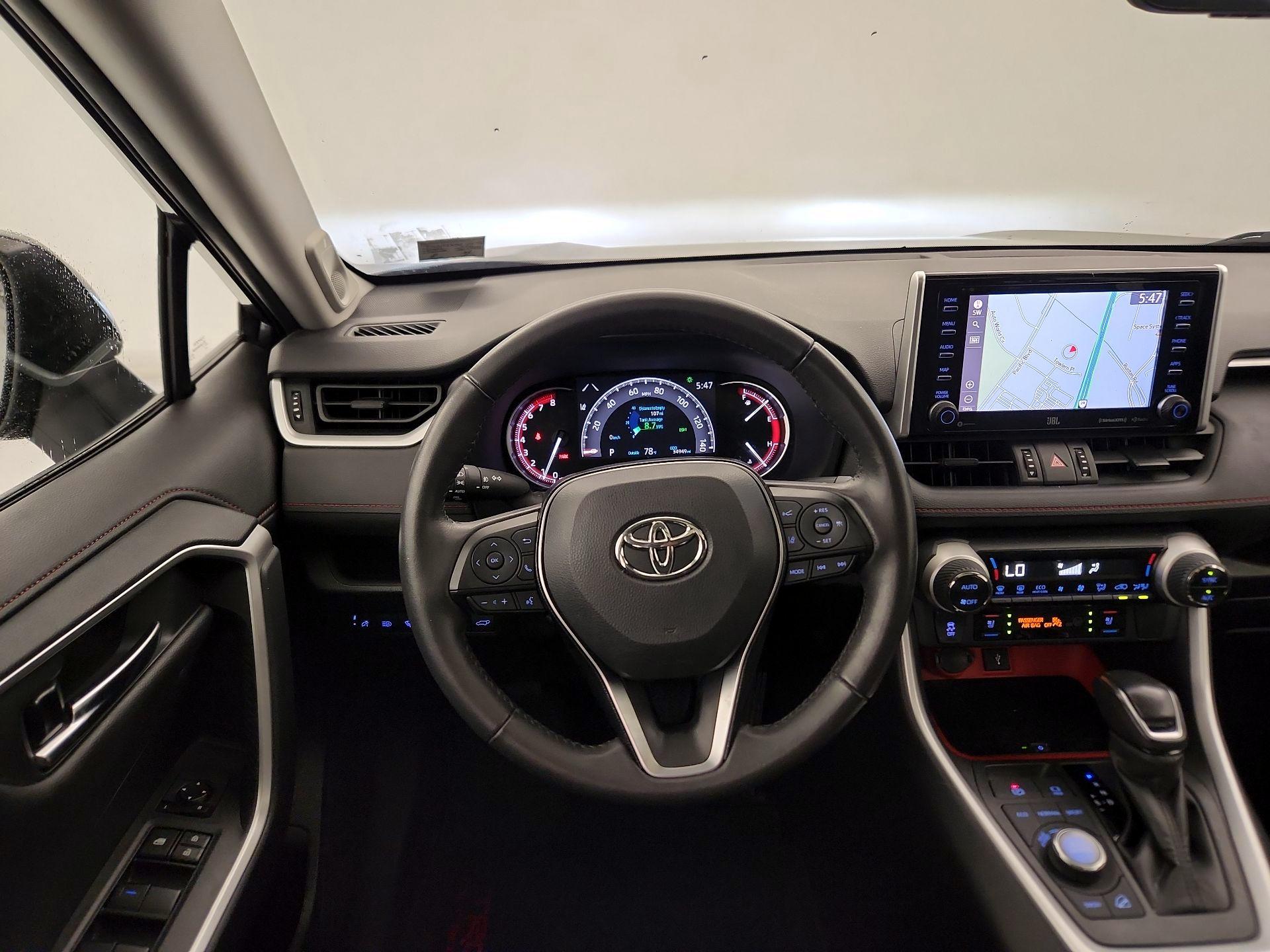 Thumbnail: 2020 Toyota RAV4 - 10