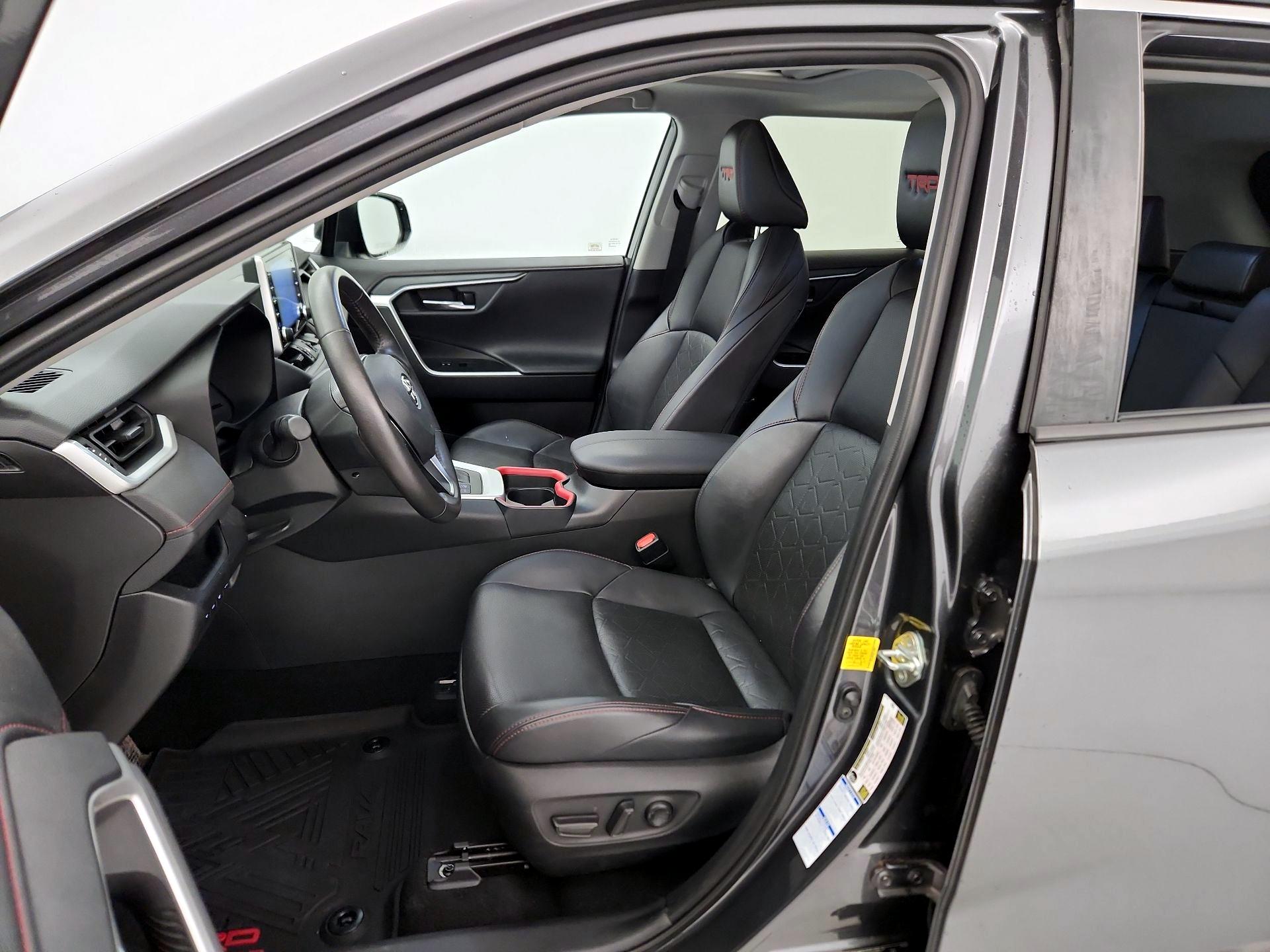 Thumbnail: 2020 Toyota RAV4 - 11