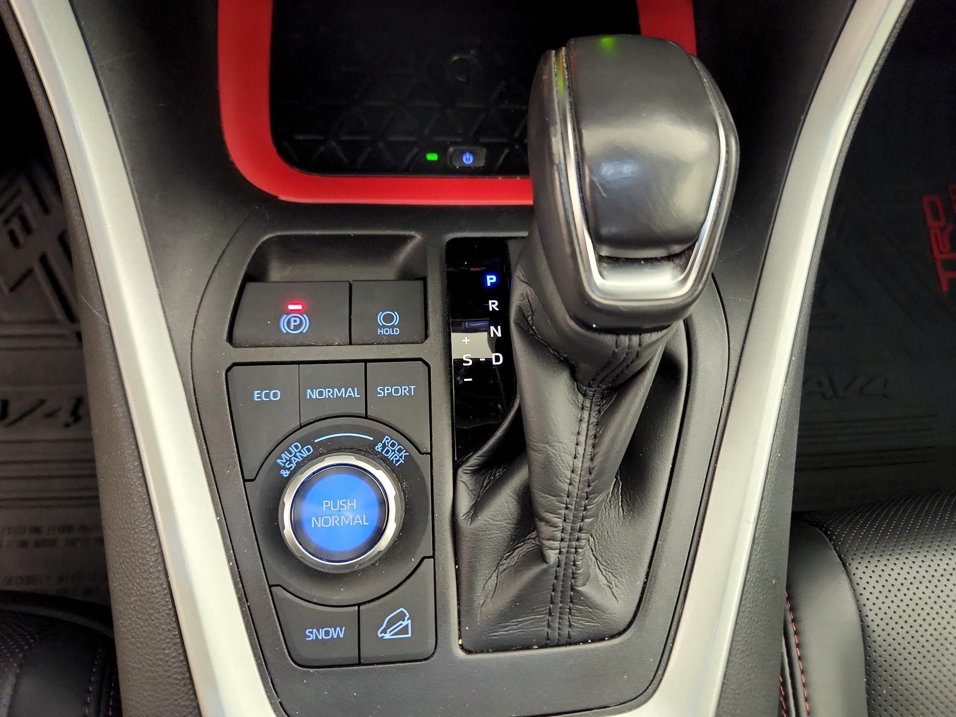 Thumbnail: 2020 Toyota RAV4 - 18