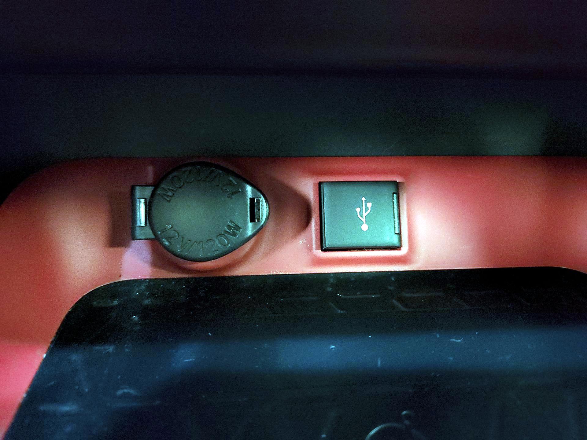 Thumbnail: 2020 Toyota RAV4 - 19