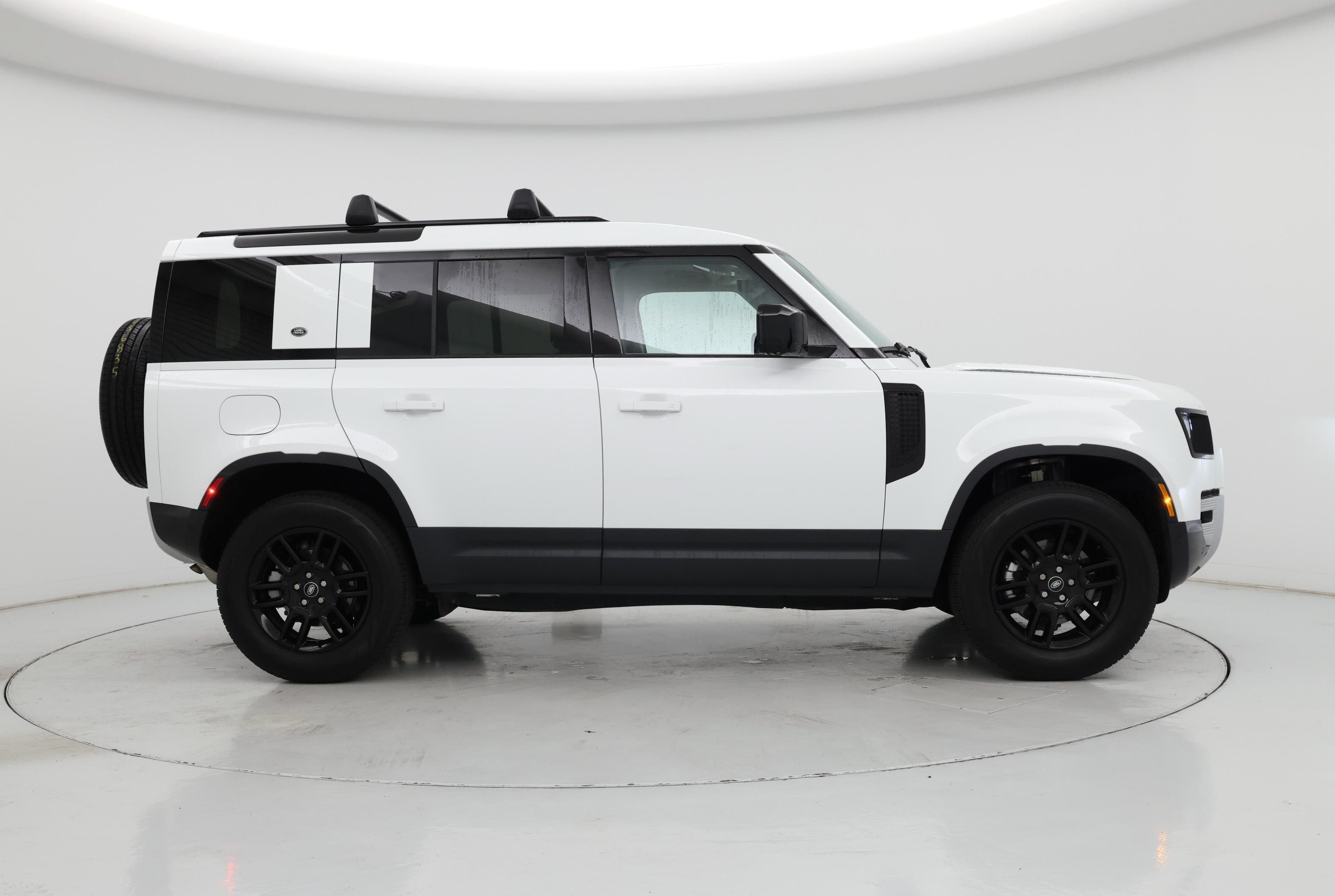 Thumbnail: 2024 Land Rover Defender - 7
