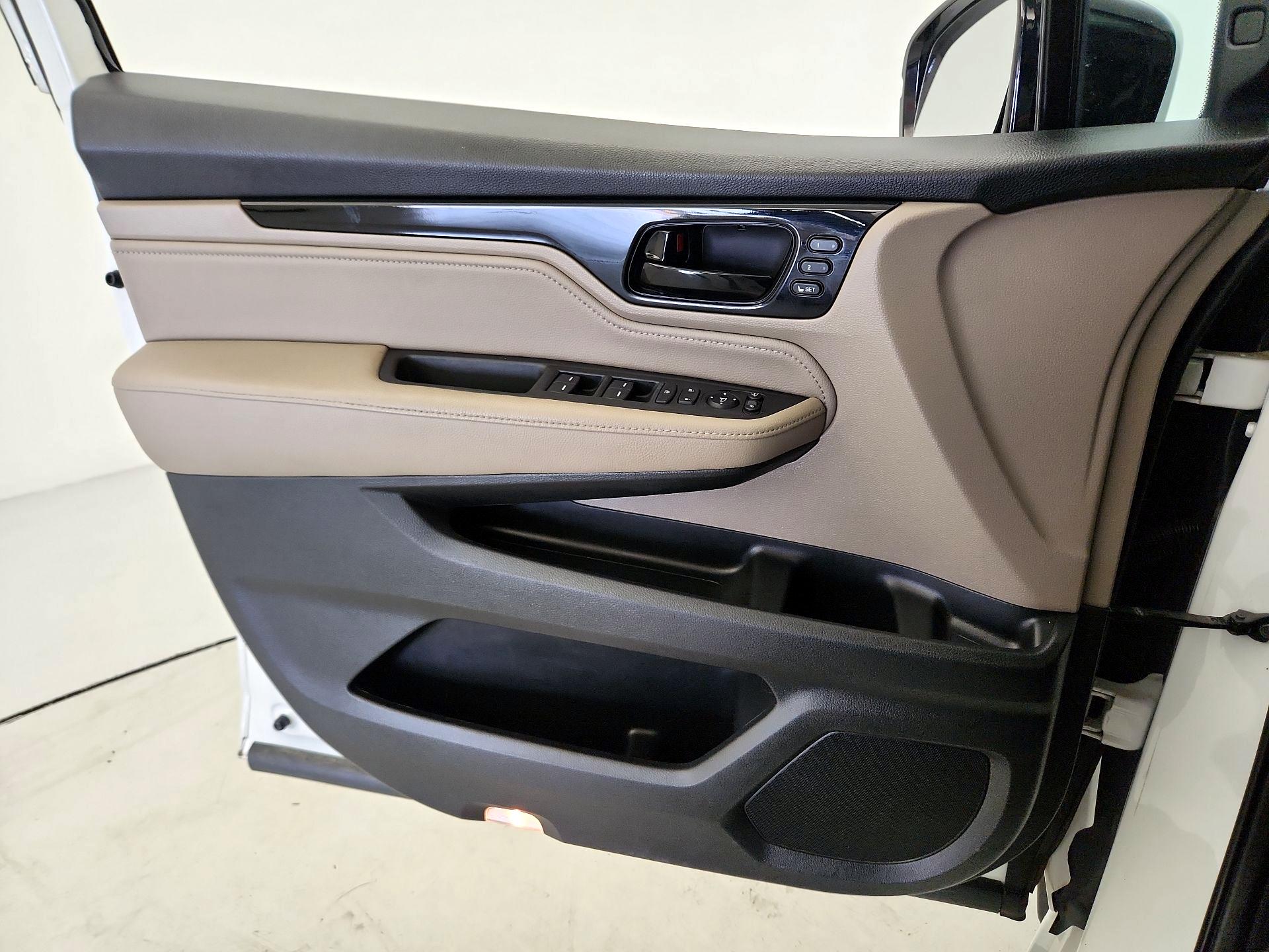 Thumbnail: 2020 Honda Odyssey - 12