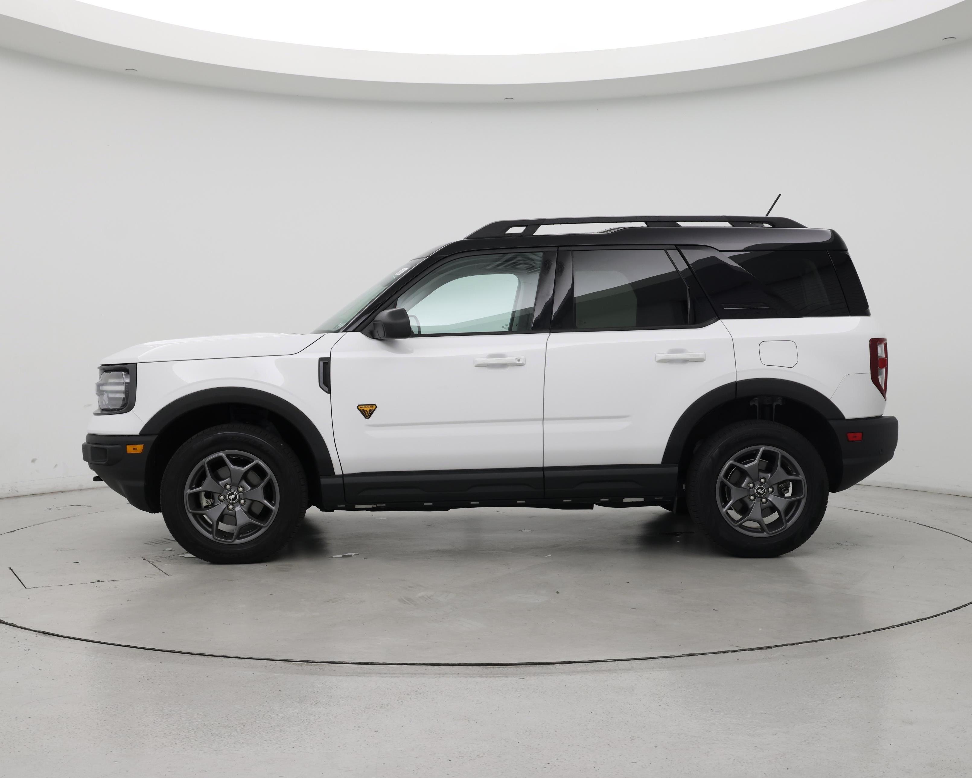 Thumbnail: 2022 Ford Bronco Sport - 3