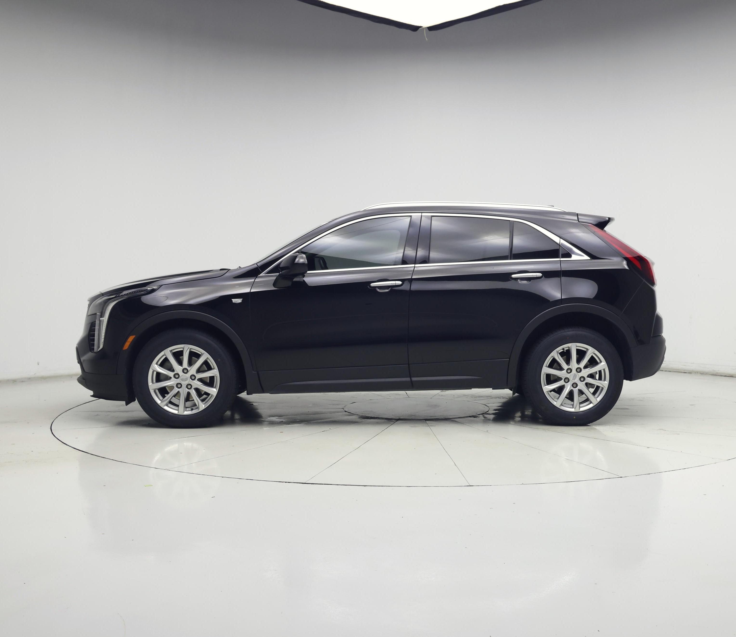 Thumbnail: 2022 Cadillac XT4 - 3