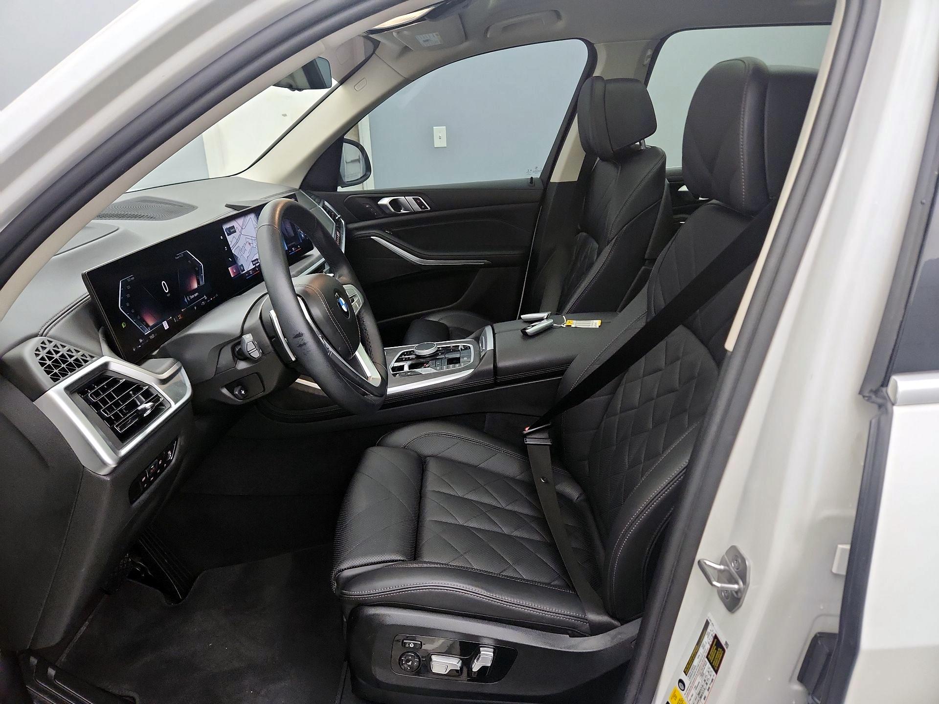 Thumbnail: 2023 BMW X7 - 11