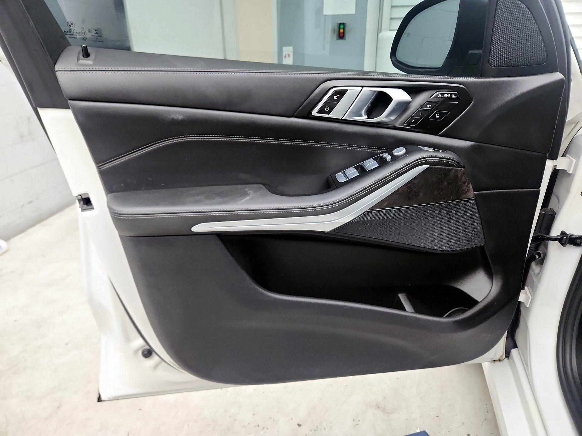 Thumbnail: 2023 BMW X7 - 12