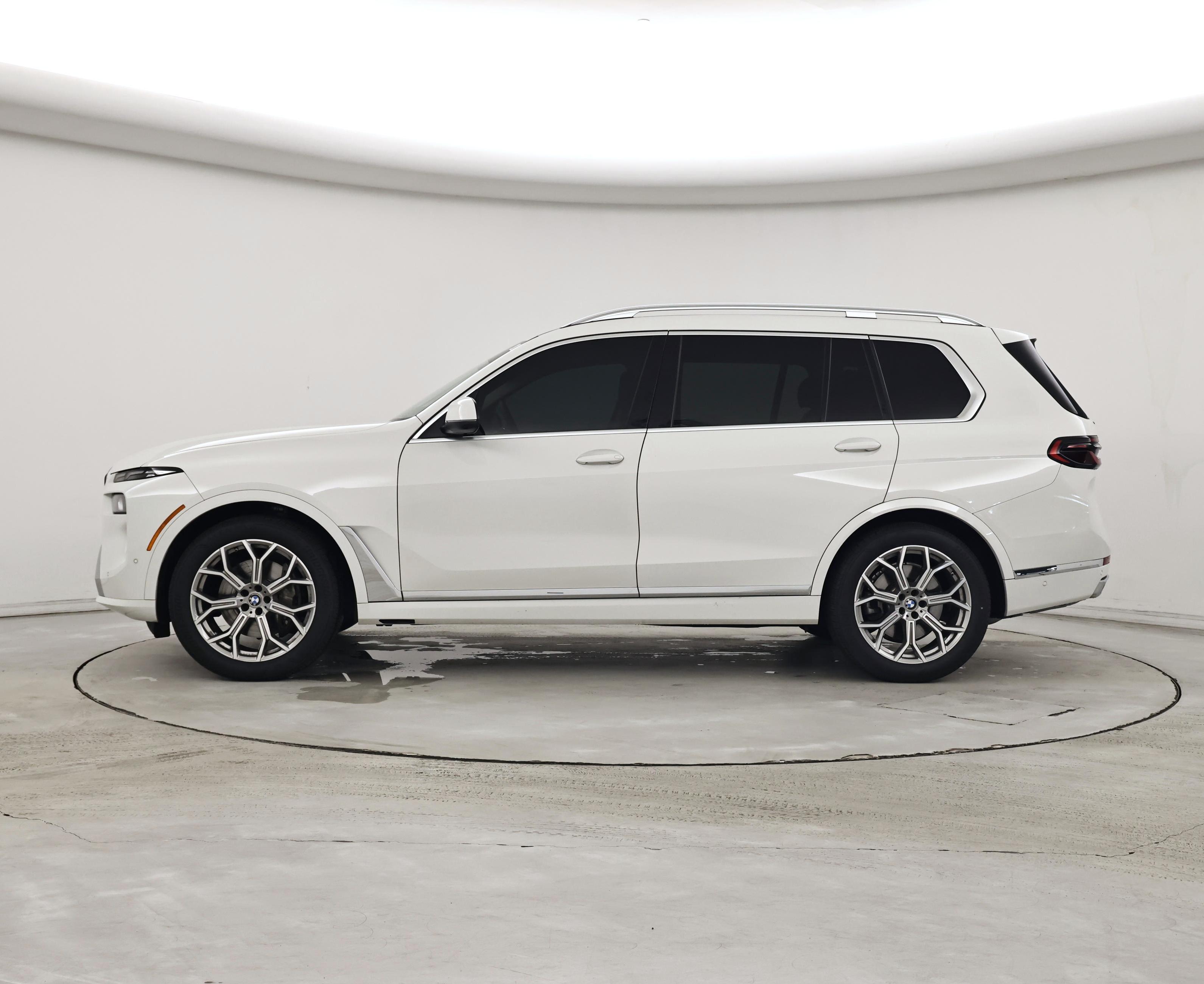 Thumbnail: 2023 BMW X7 - 3