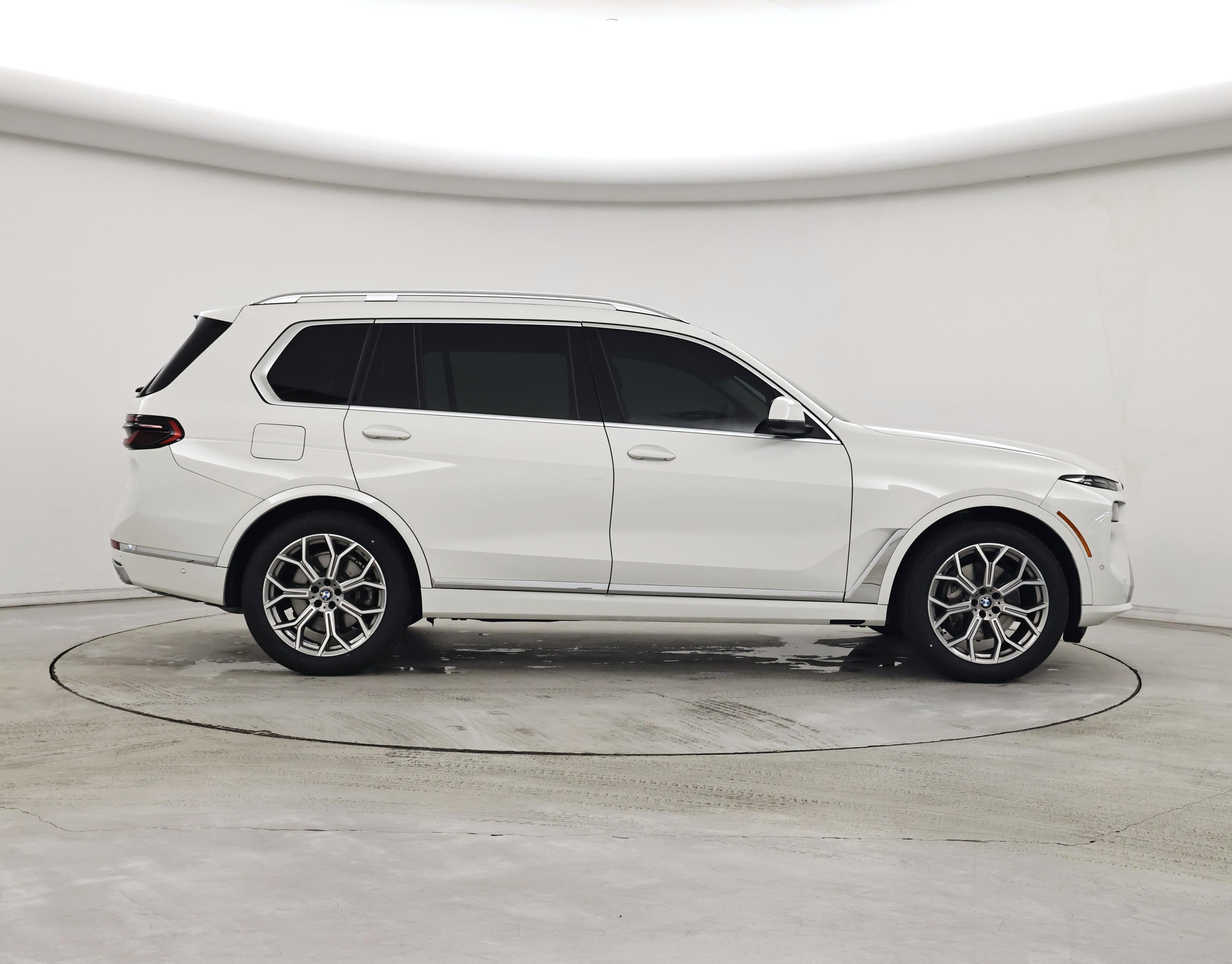 Thumbnail: 2023 BMW X7 - 7