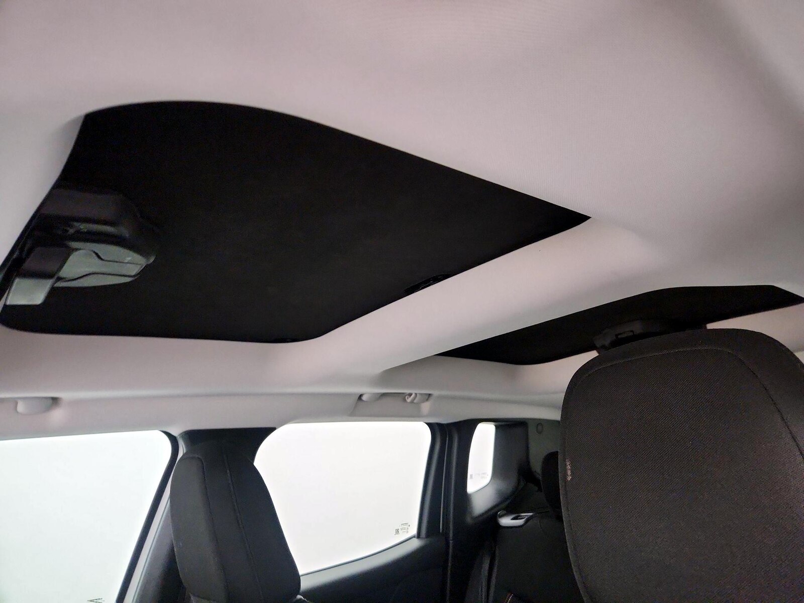 Sunroof(s) & Overhead Airbags