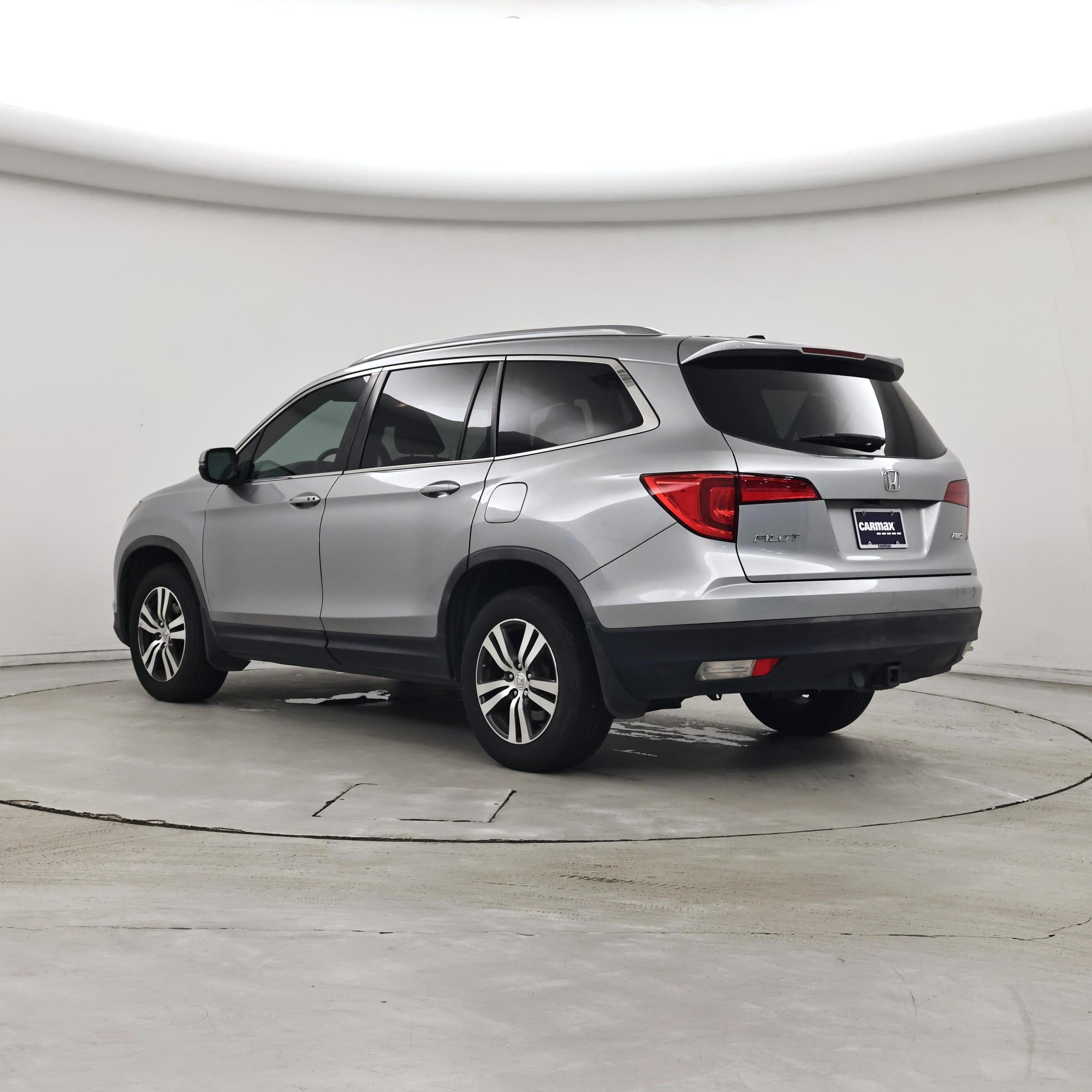 Thumbnail: 2017 Honda Pilot - 2