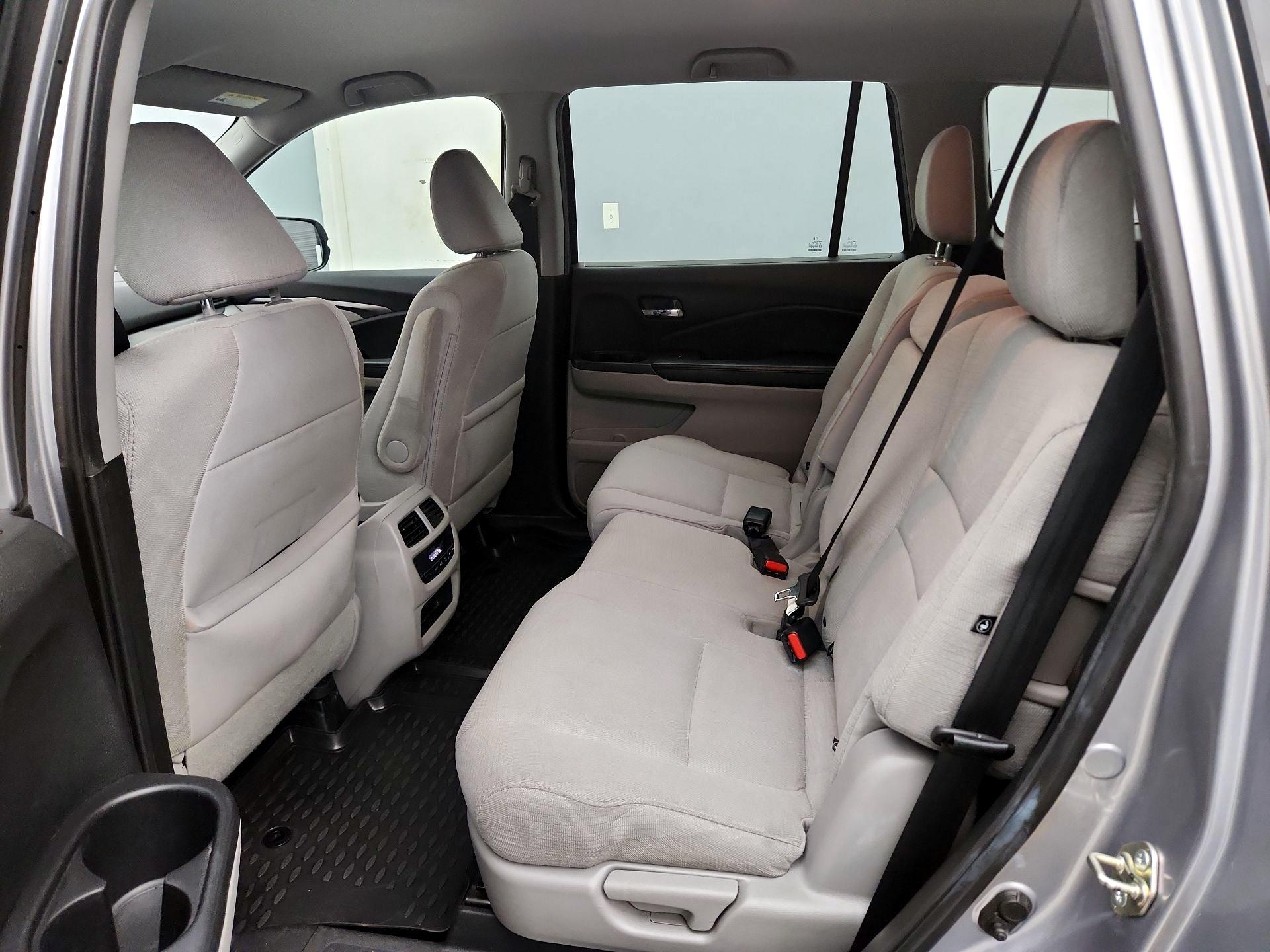 Thumbnail: 2017 Honda Pilot - 19