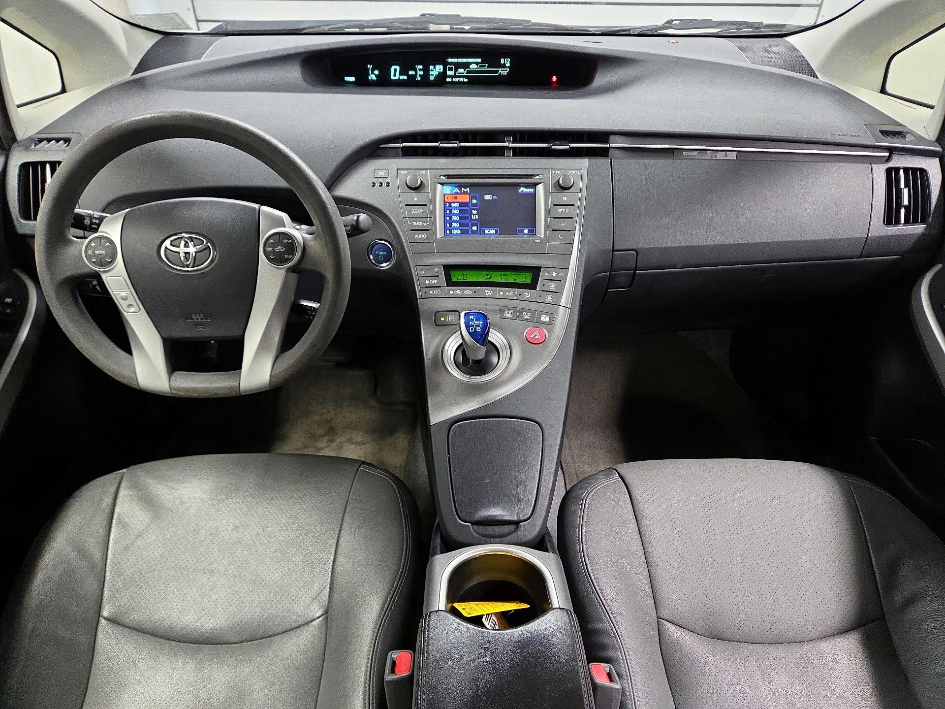 Thumbnail: 2015 Toyota Prius - 9