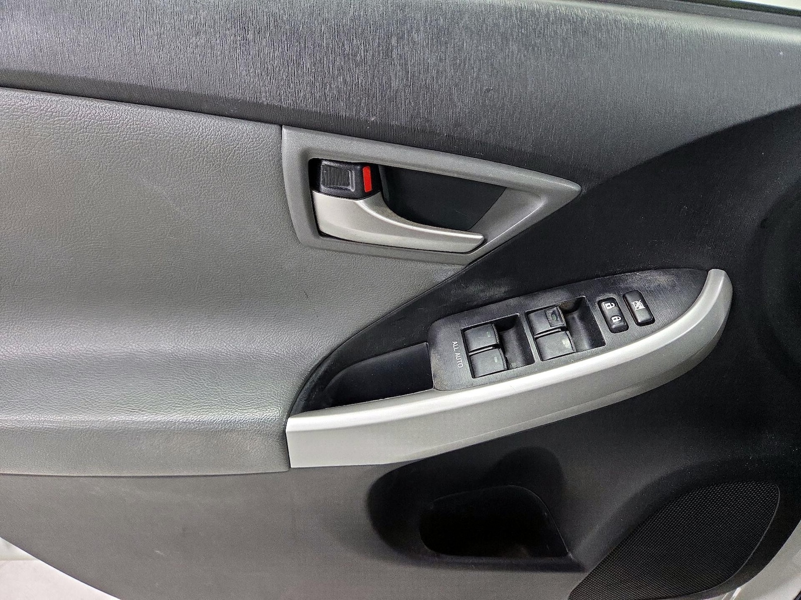 2015 Toyota Prius Two - Photo 13