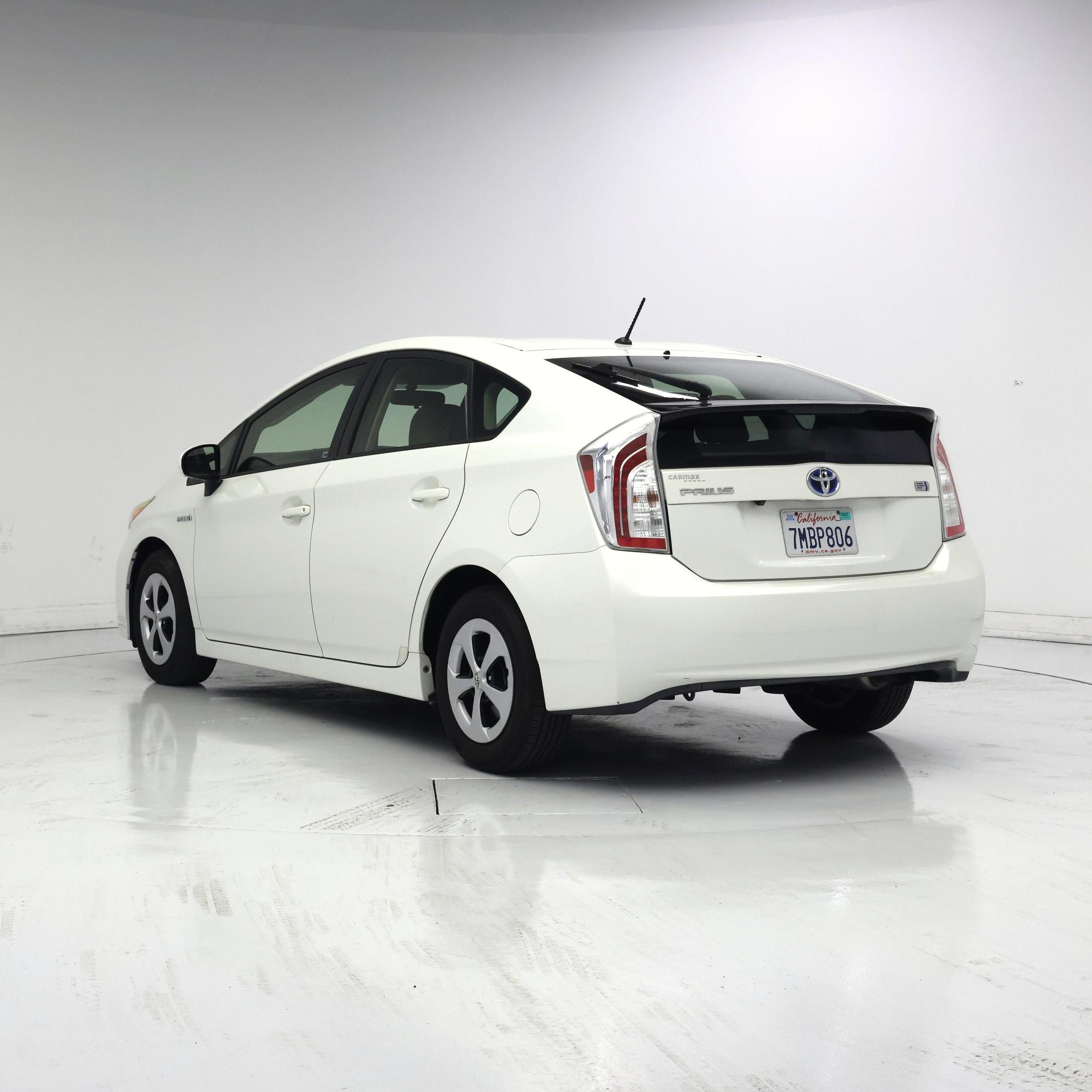 Thumbnail: 2015 Toyota Prius - 2