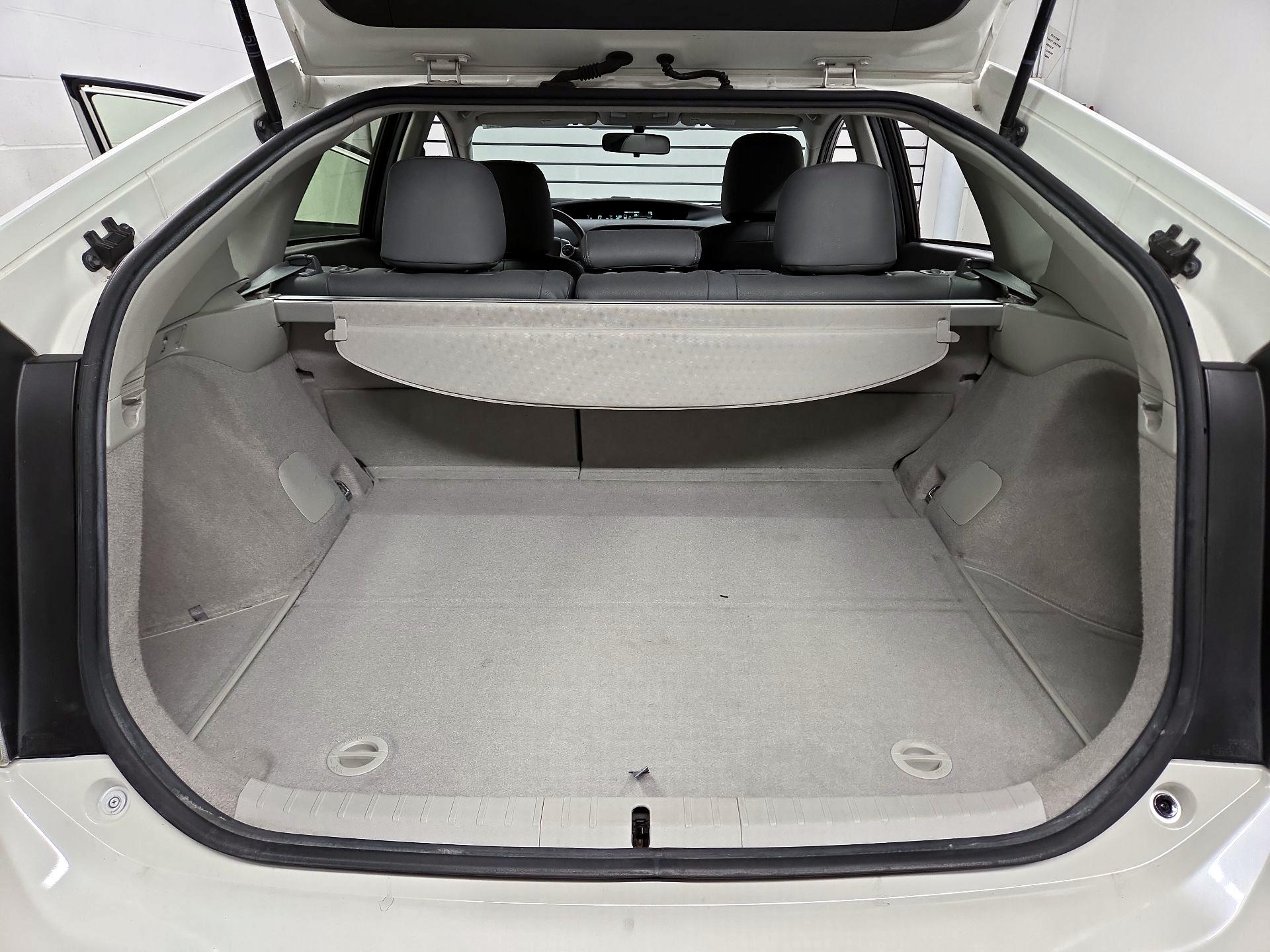 Thumbnail: 2015 Toyota Prius - 20
