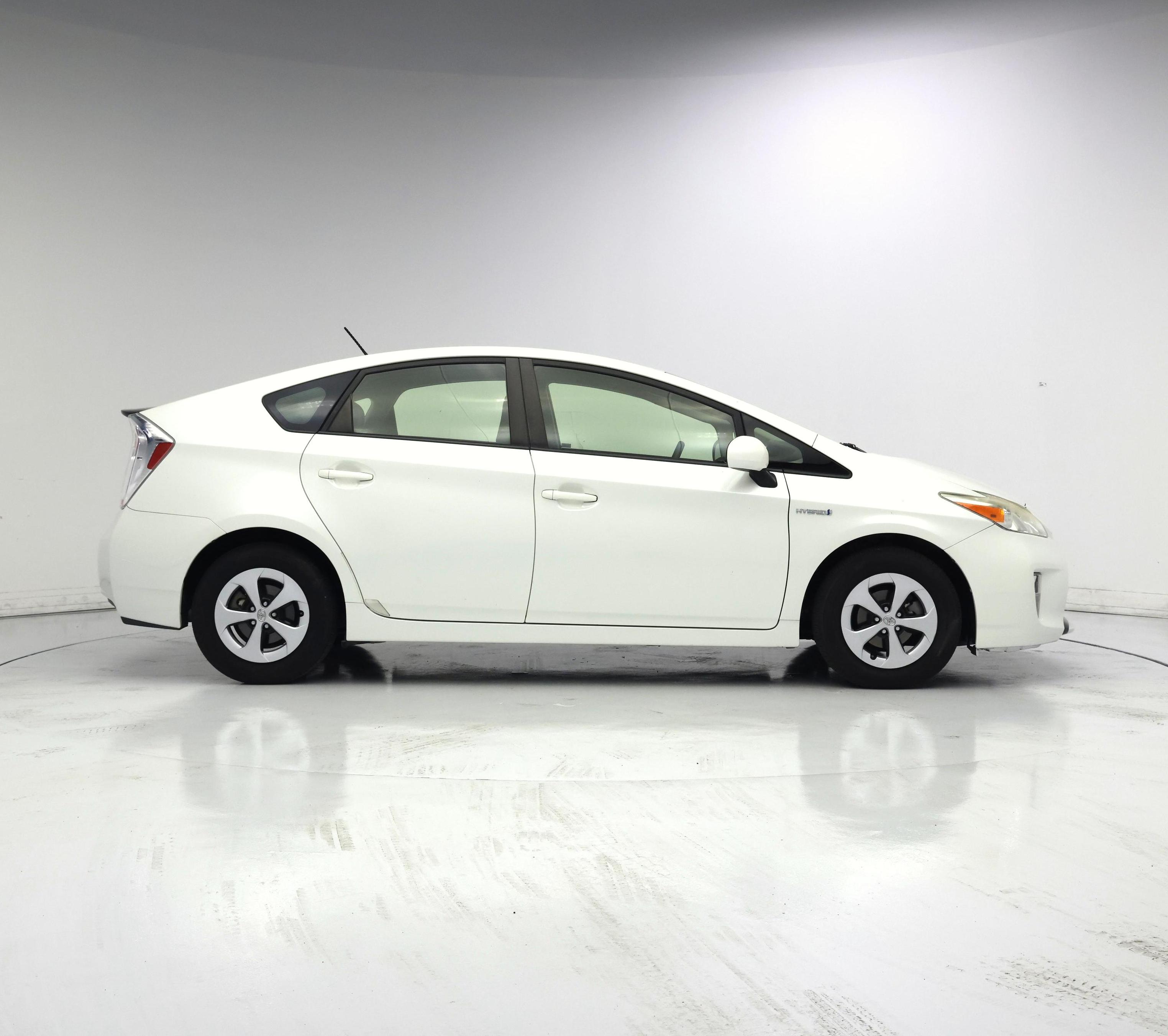 Thumbnail: 2015 Toyota Prius - 7
