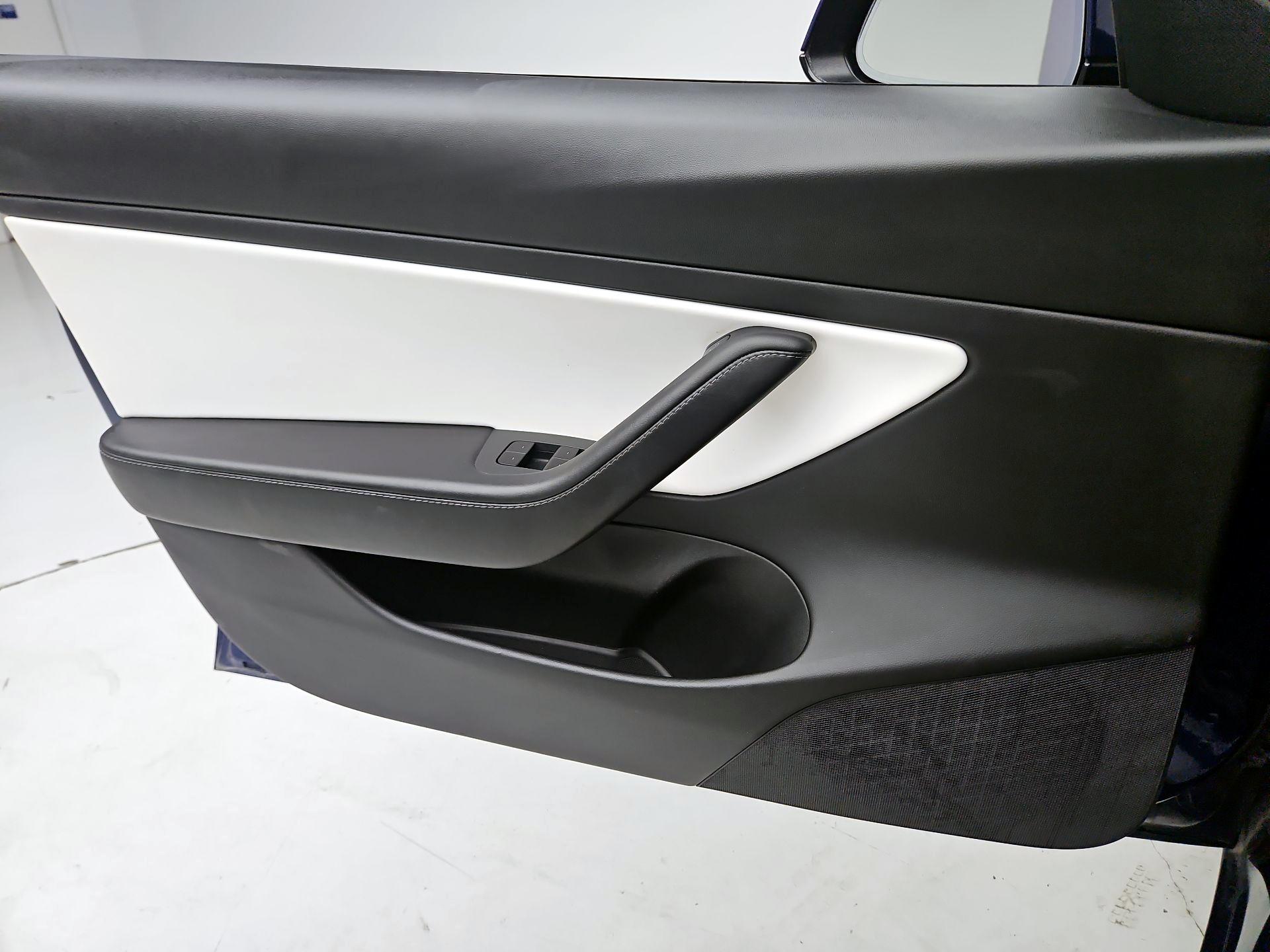 Thumbnail: 2021 Tesla Model 3 - 12