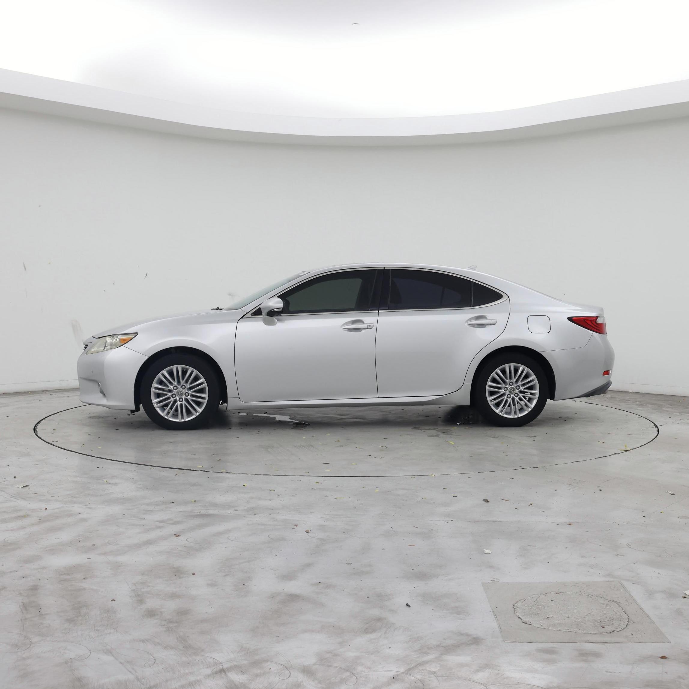 Thumbnail: 2014 Lexus ES - 3