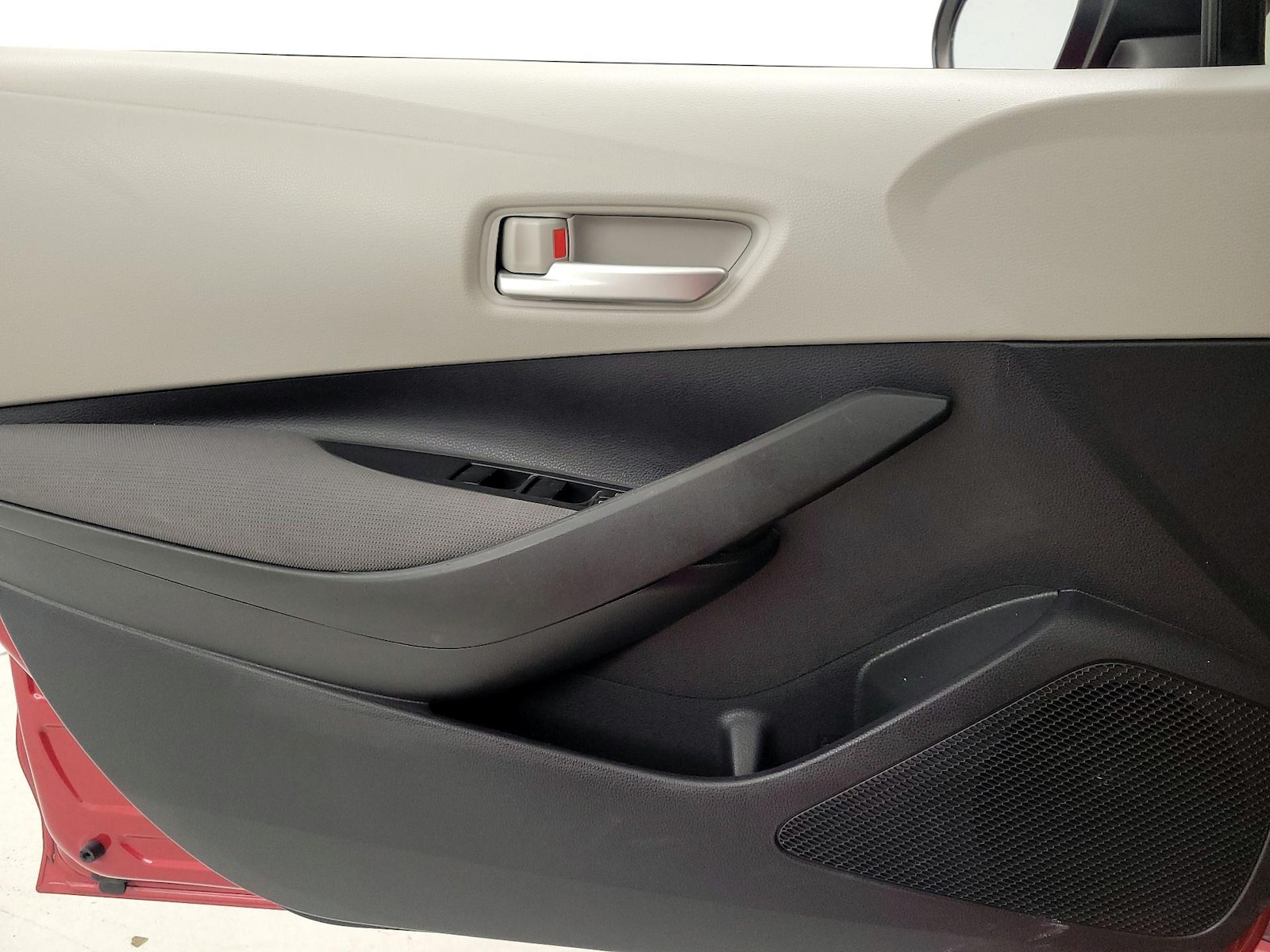 2020 Toyota Corolla LE - Photo 13