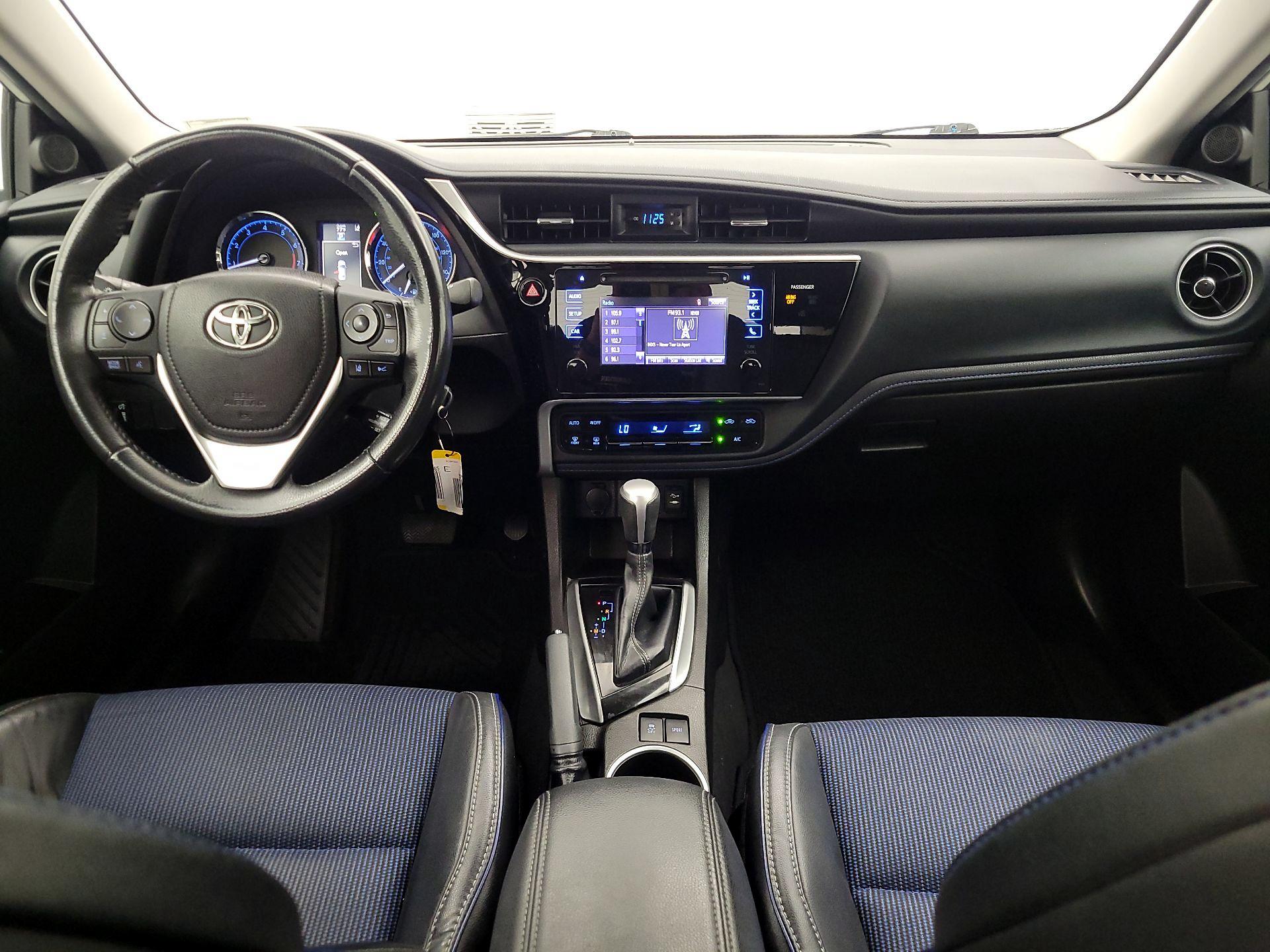 Thumbnail: 2017 Toyota Corolla - 9