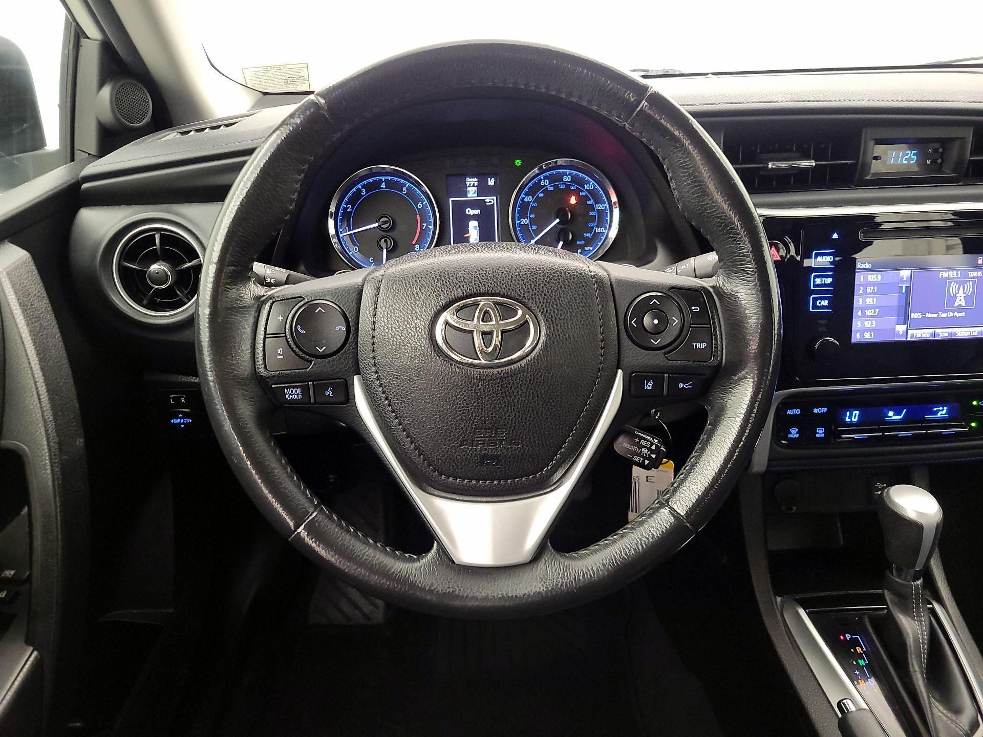 Thumbnail: 2017 Toyota Corolla - 10