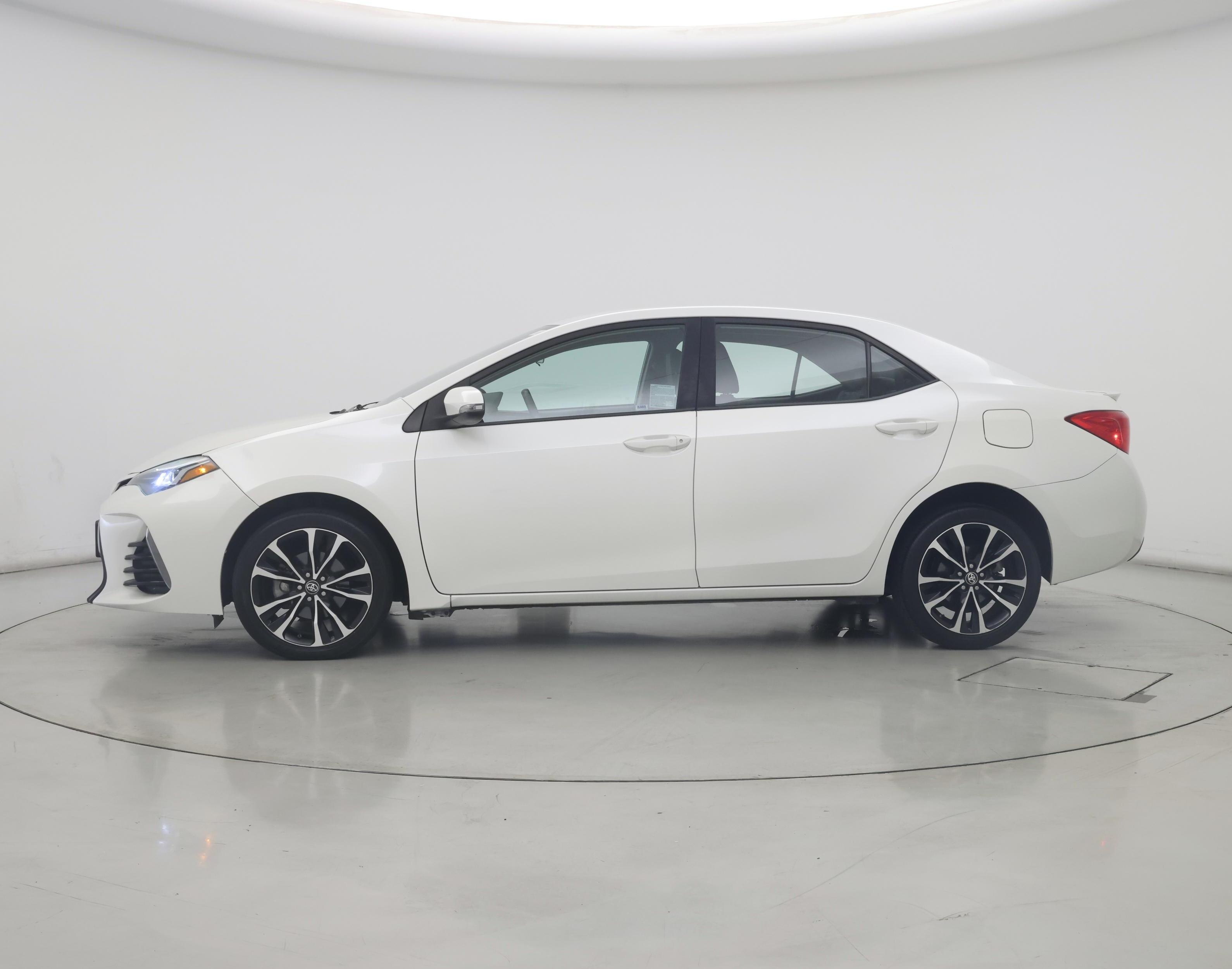 Thumbnail: 2017 Toyota Corolla - 3