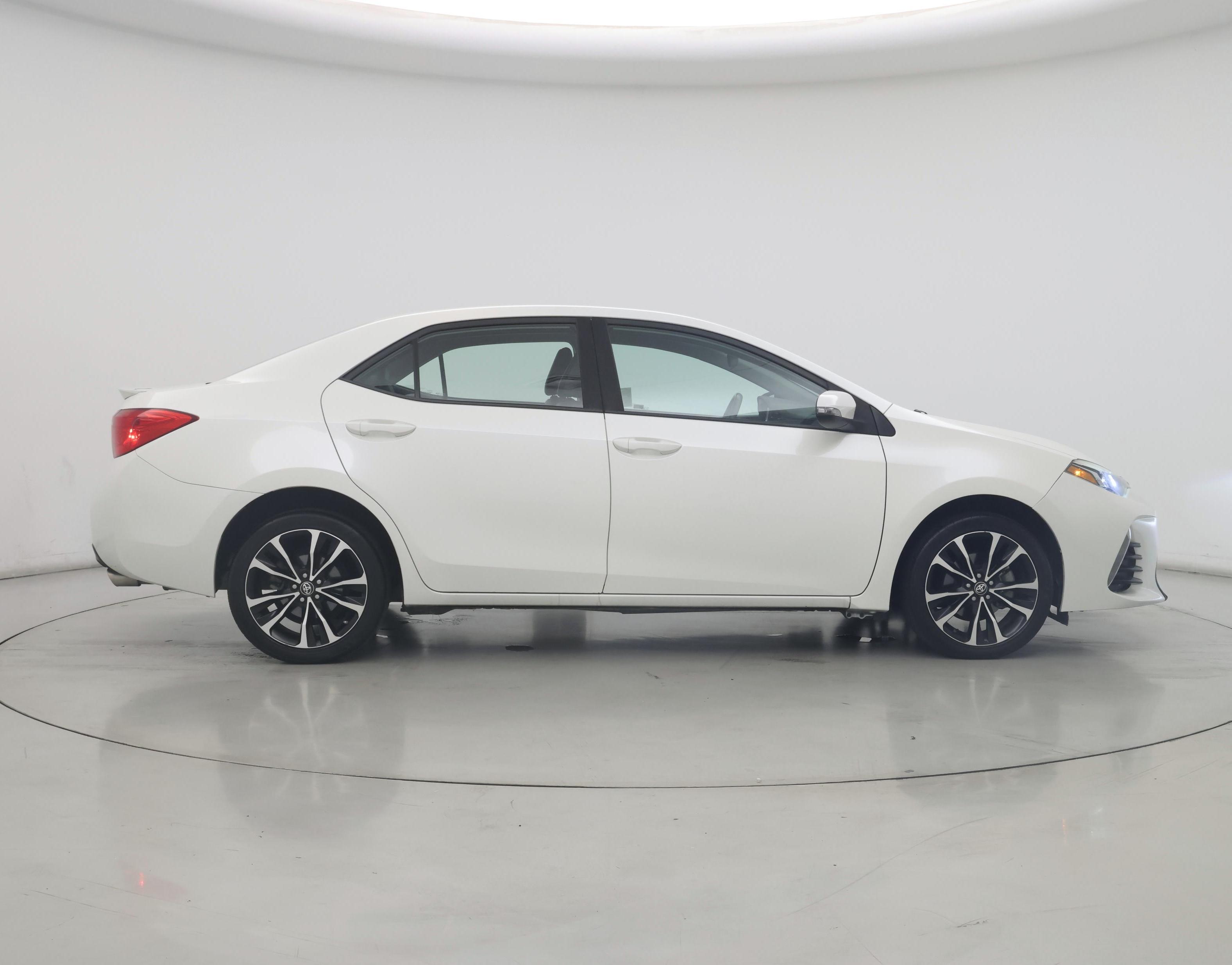 Thumbnail: 2017 Toyota Corolla - 7