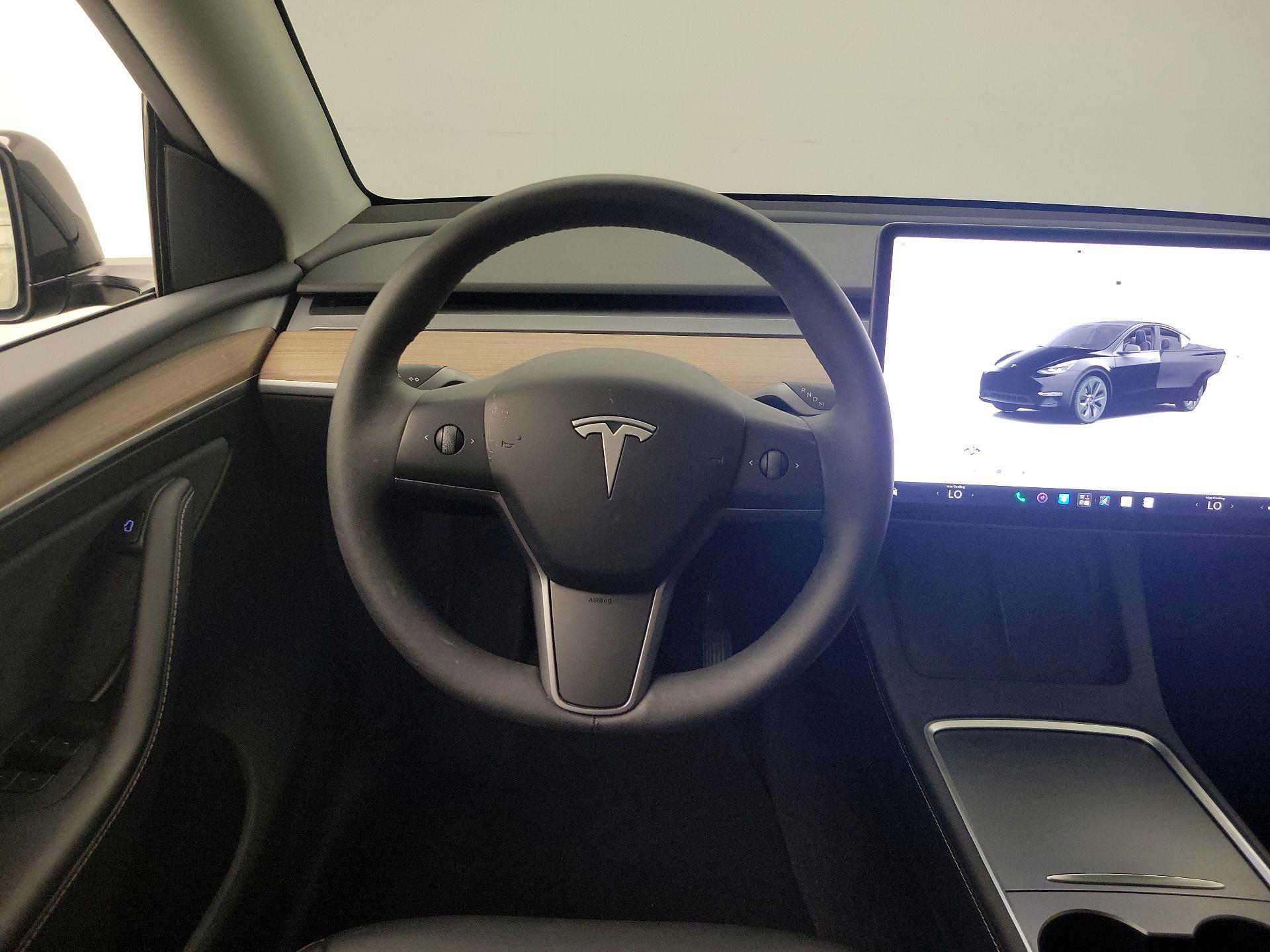 Thumbnail: 2025 Tesla Model Y - 10