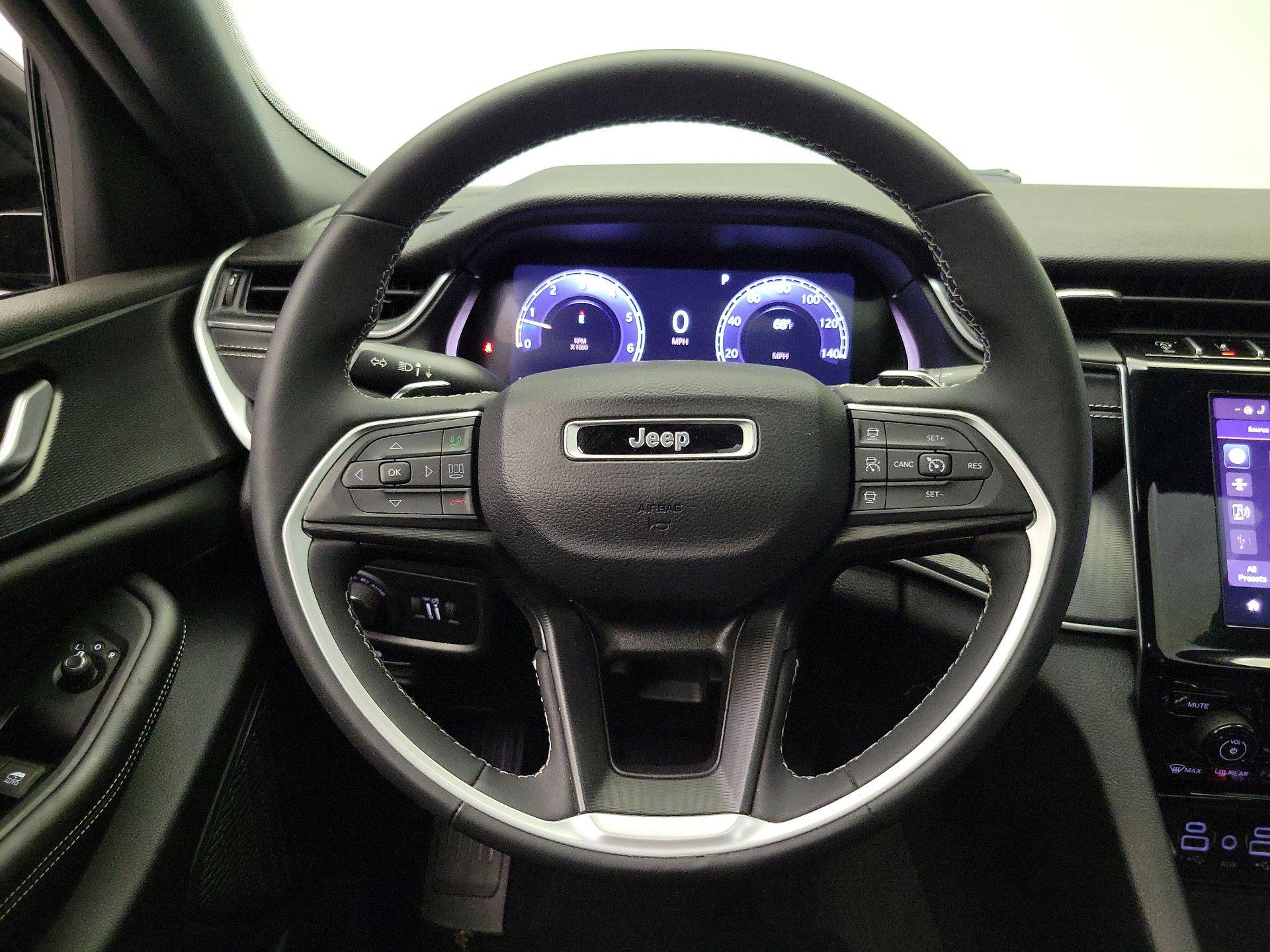 Thumbnail: 2024 Jeep Grand Cherokee - 10