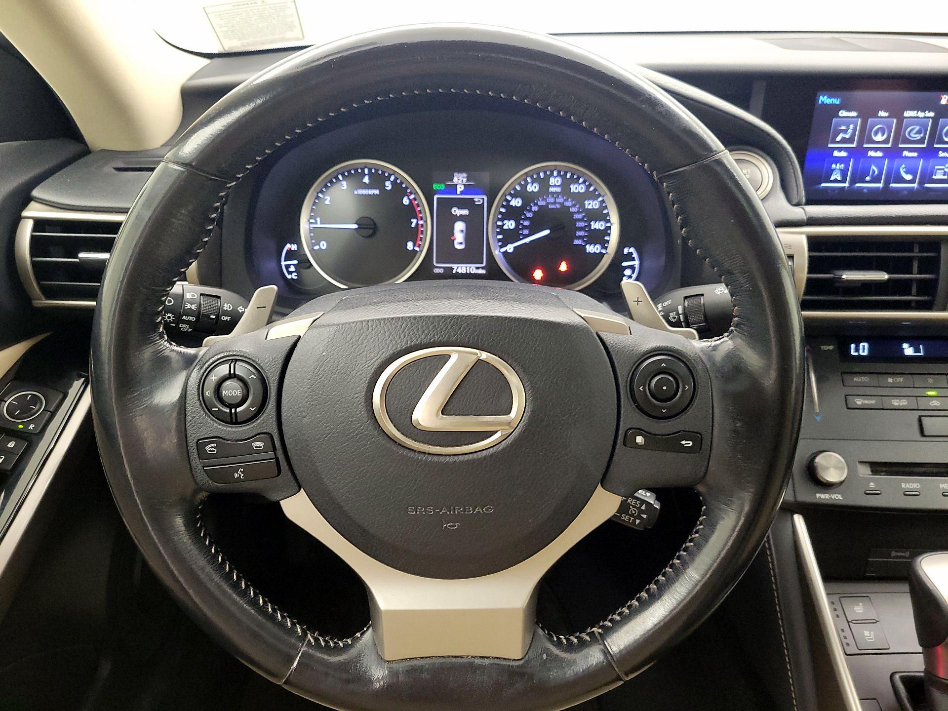 Thumbnail: 2016 Lexus IS - 10