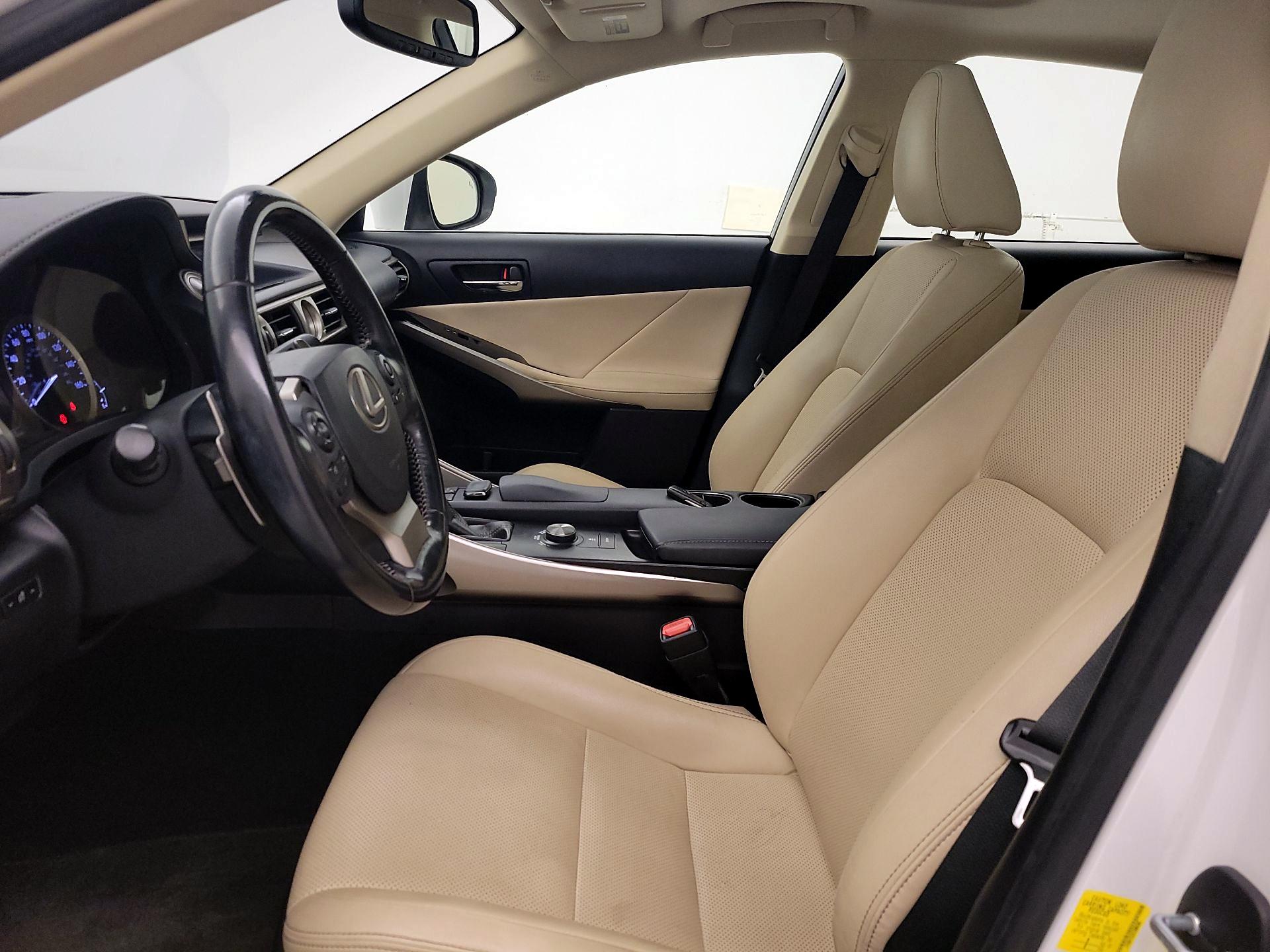 Thumbnail: 2016 Lexus IS - 11