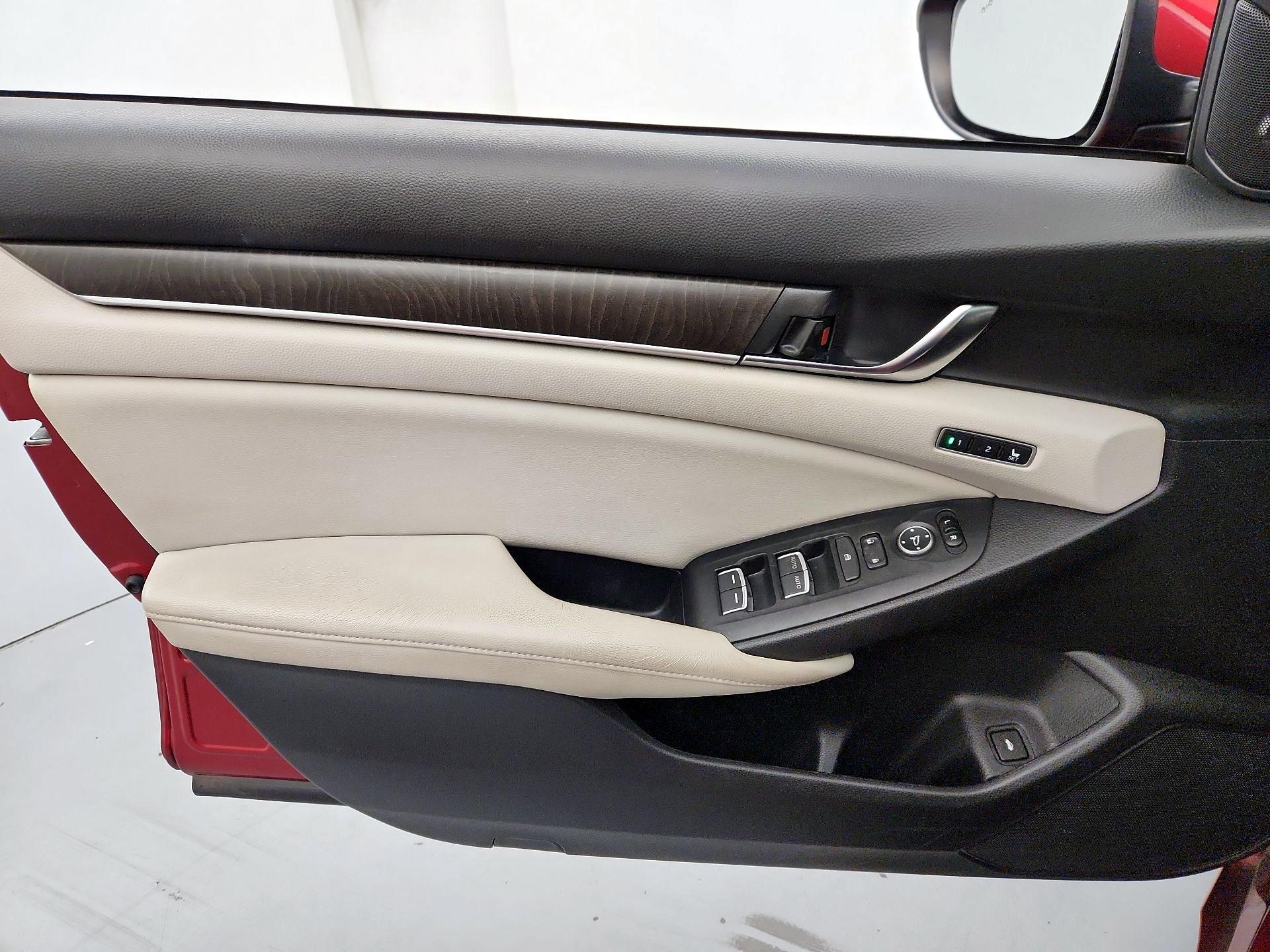 Thumbnail: 2018 Honda Accord - 12