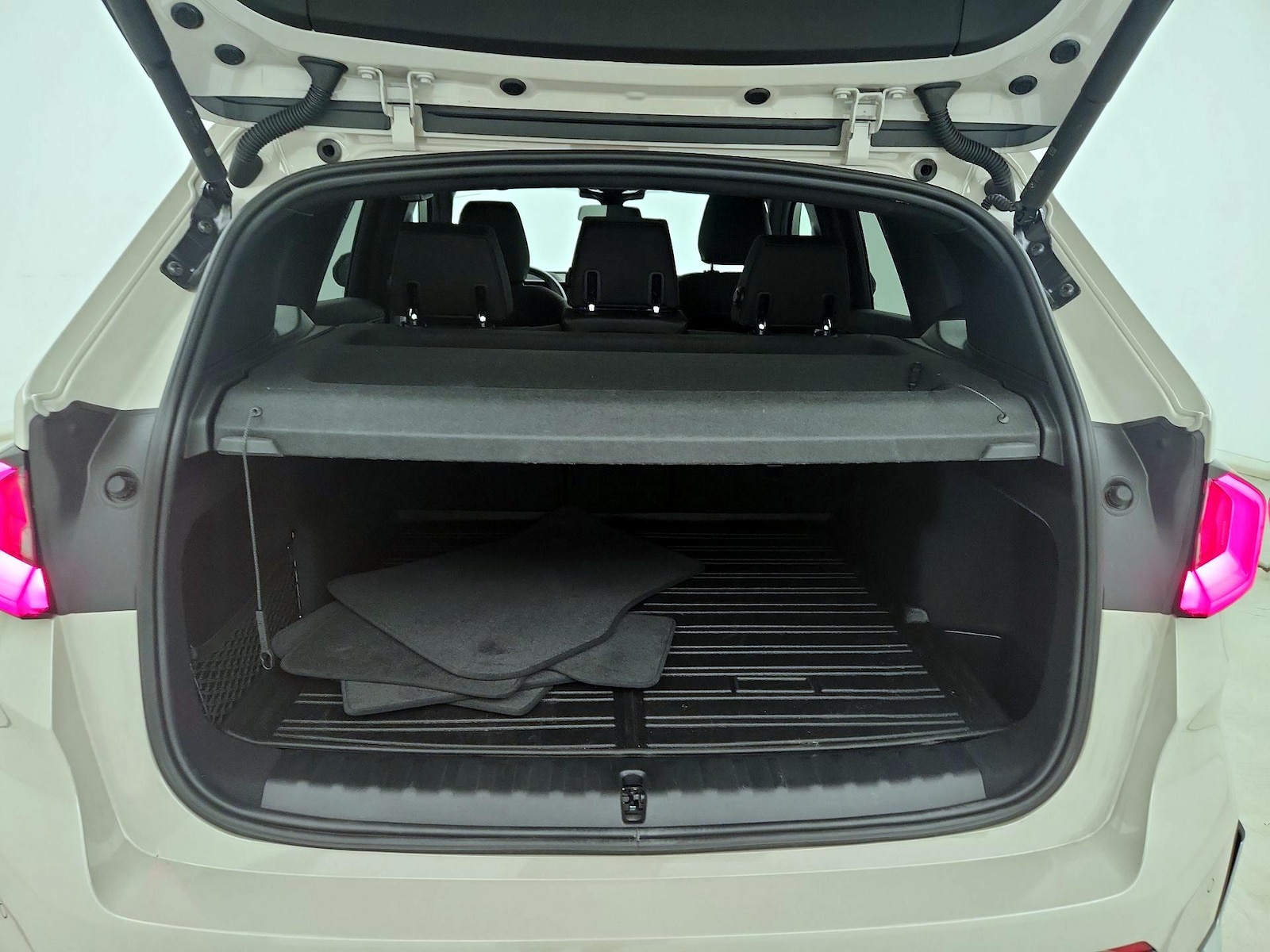 2026 BMW X1 28i - Photo 13