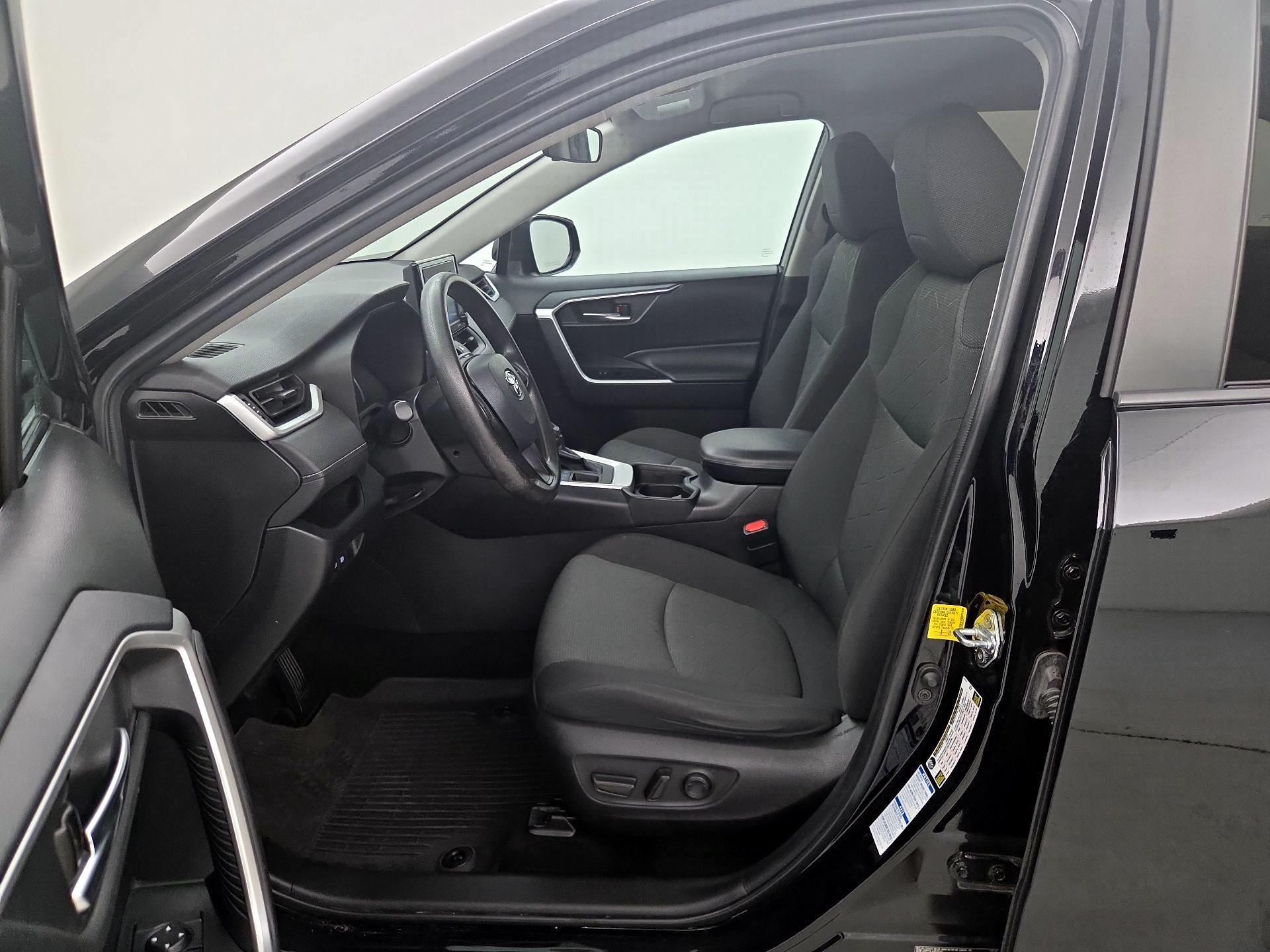 Thumbnail: 2021 Toyota RAV4 - 11