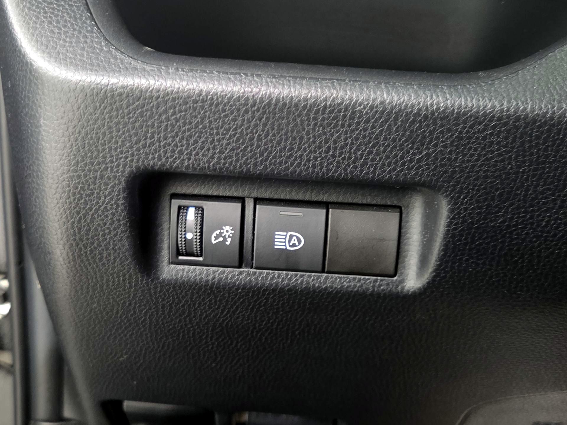 Thumbnail: 2021 Toyota RAV4 - 13