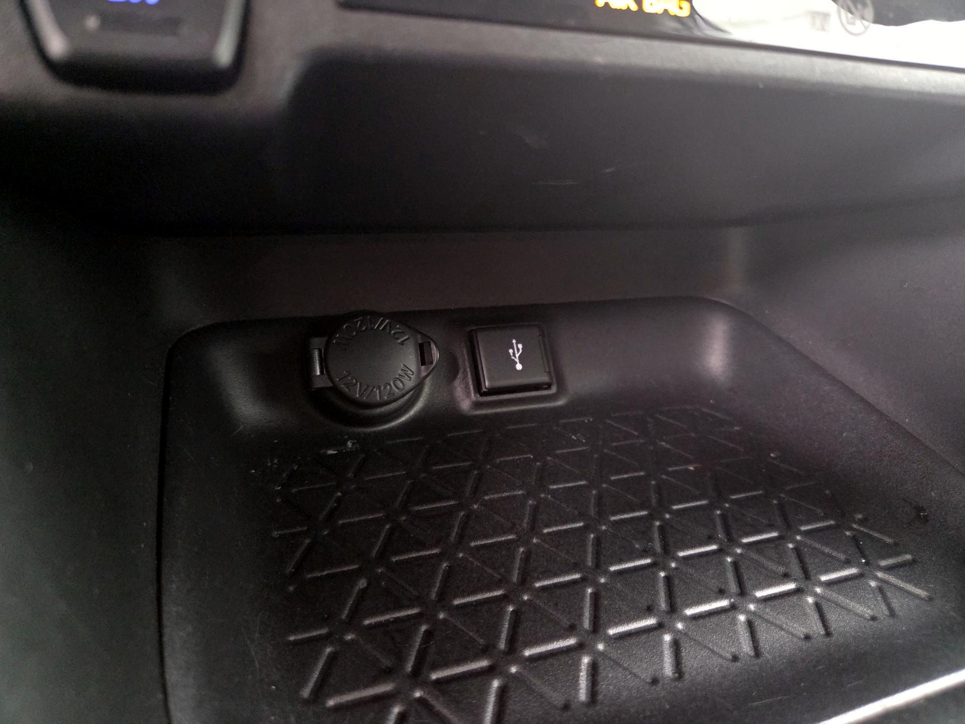Thumbnail: 2021 Toyota RAV4 - 18
