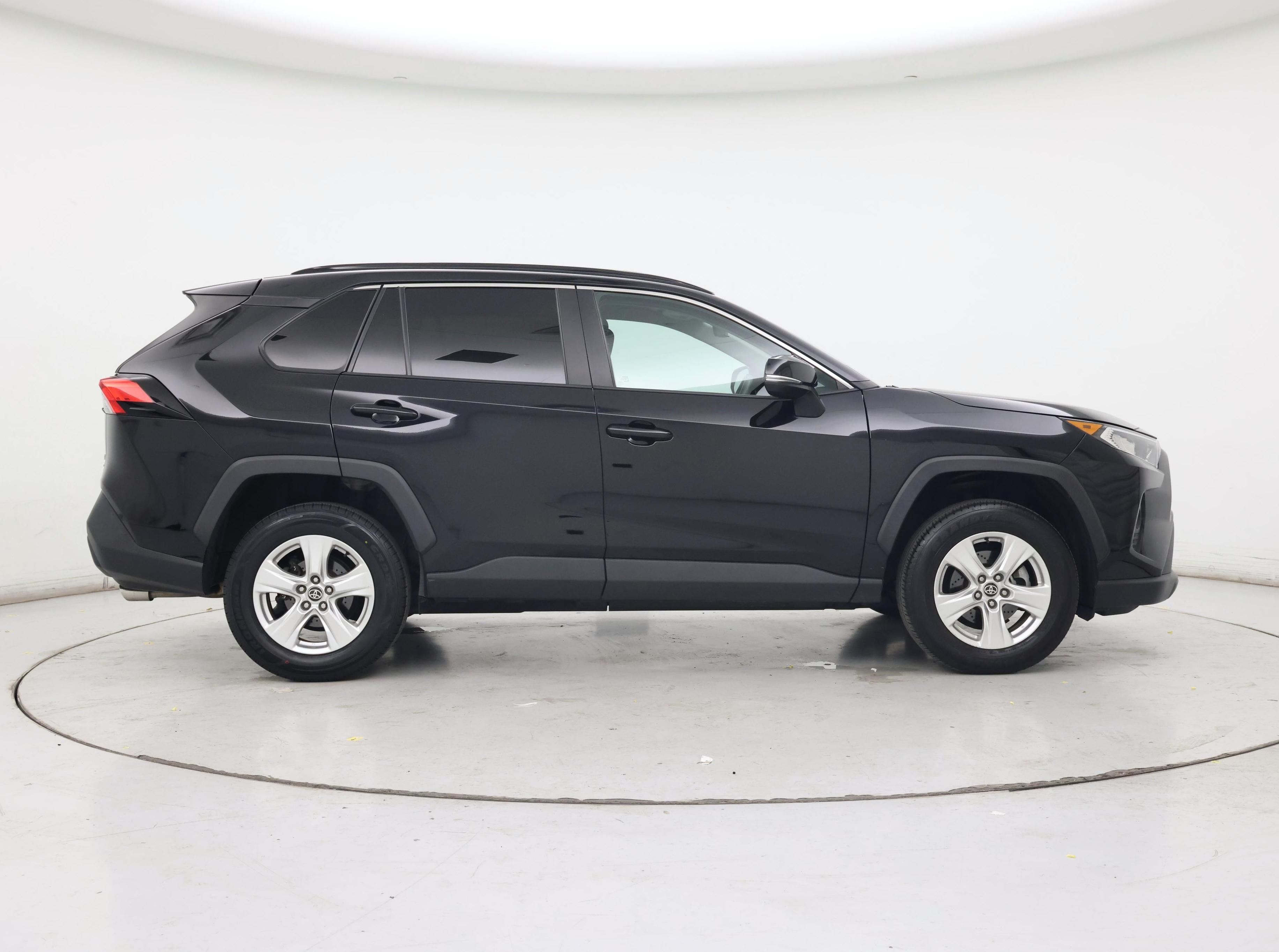 Thumbnail: 2021 Toyota RAV4 - 7