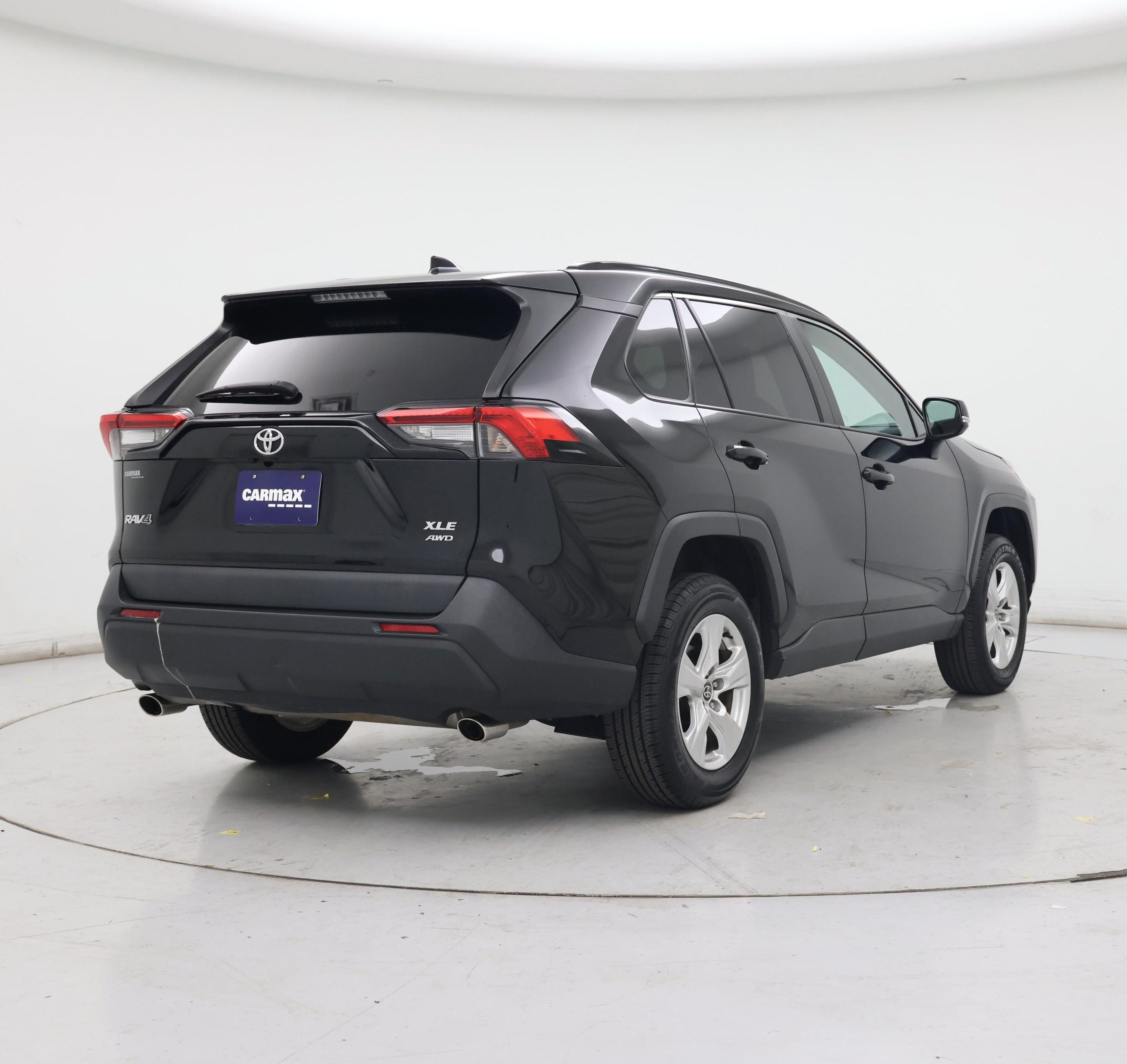 Thumbnail: 2021 Toyota RAV4 - 8