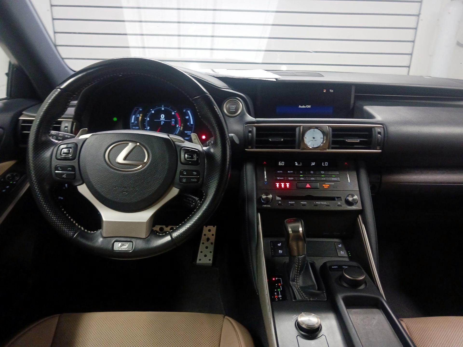 Thumbnail: 2020 Lexus IS - 9