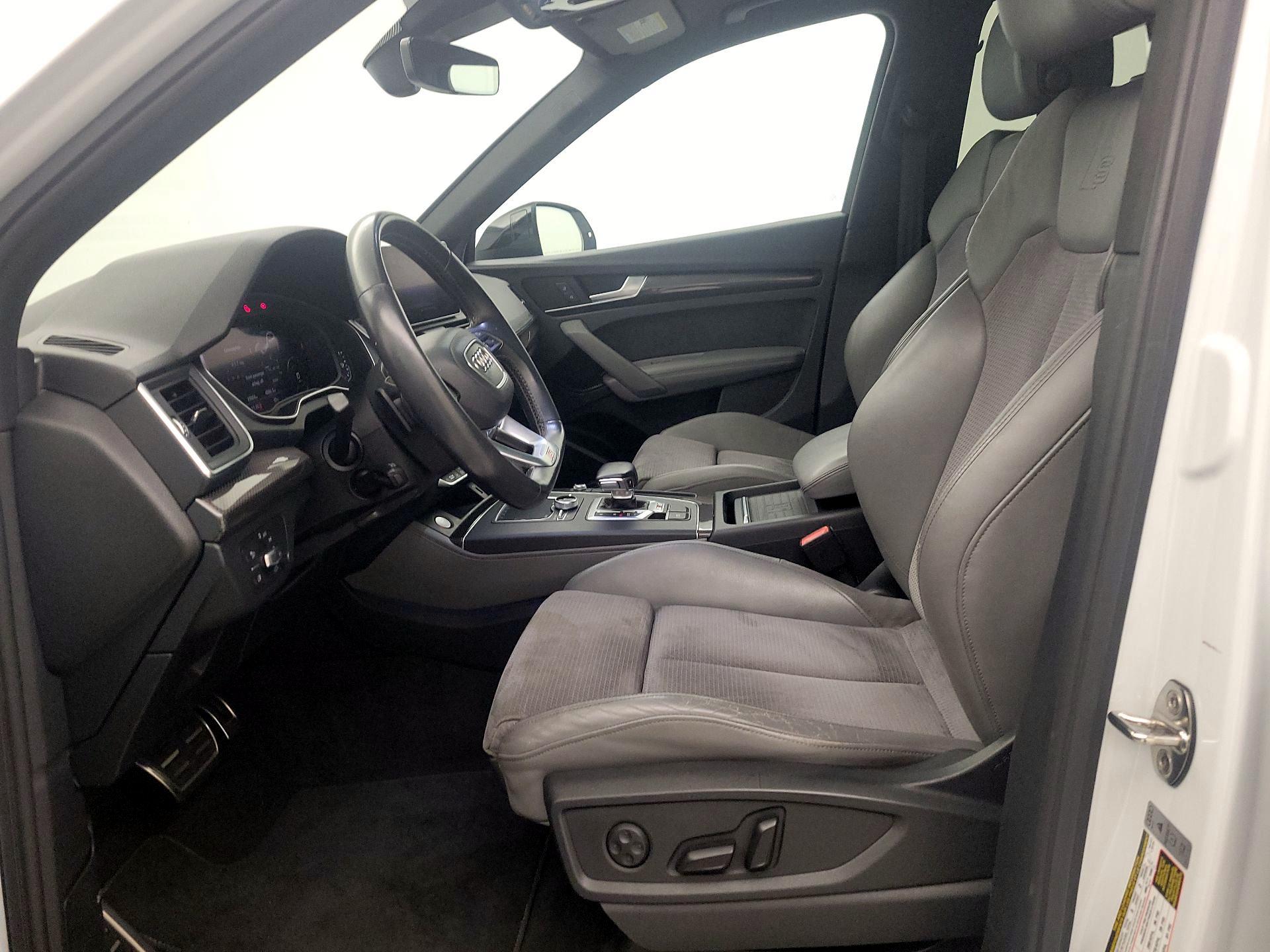 Thumbnail: 2019 Audi SQ5 - 11
