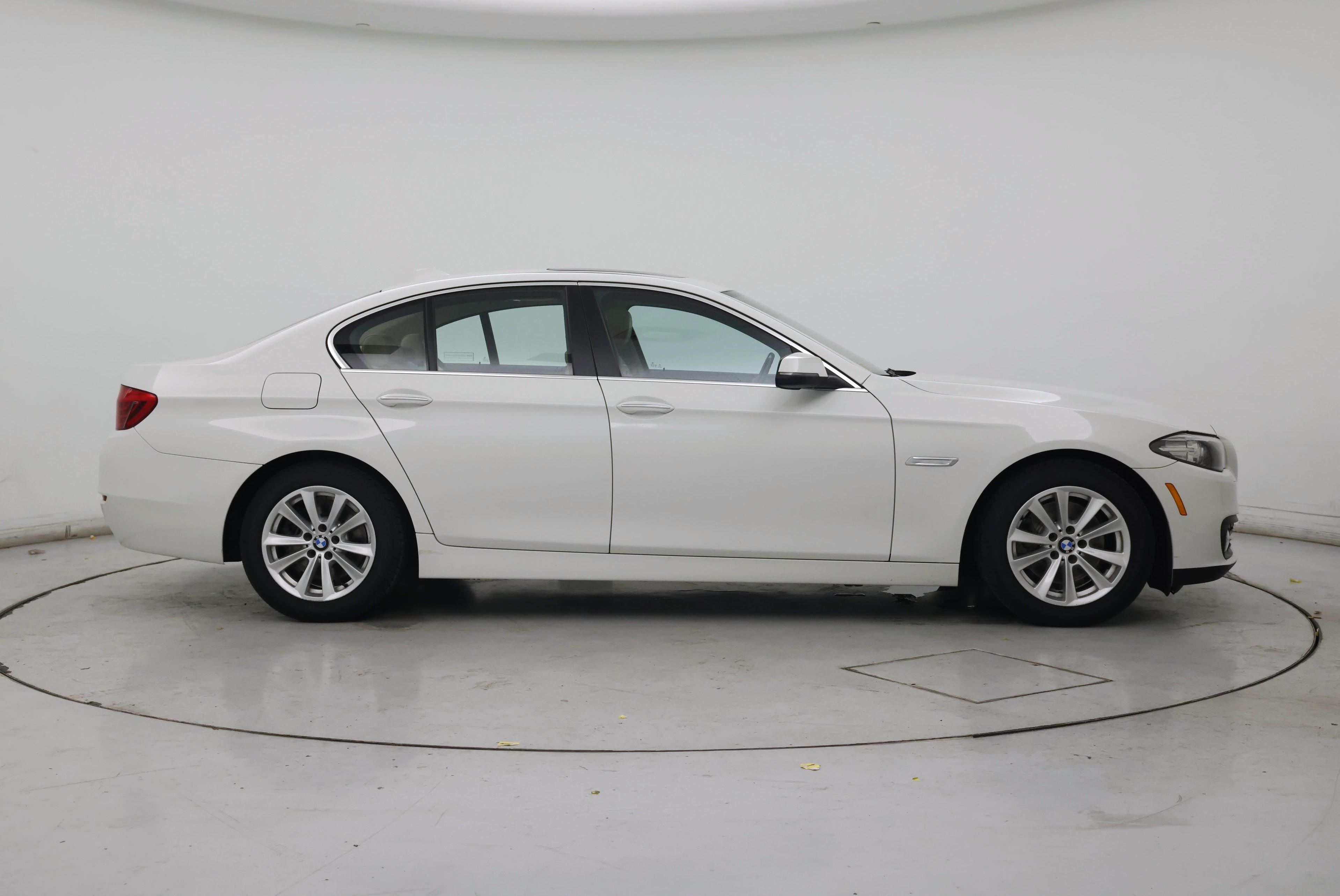 Thumbnail: 2015 BMW 5 Series - 7