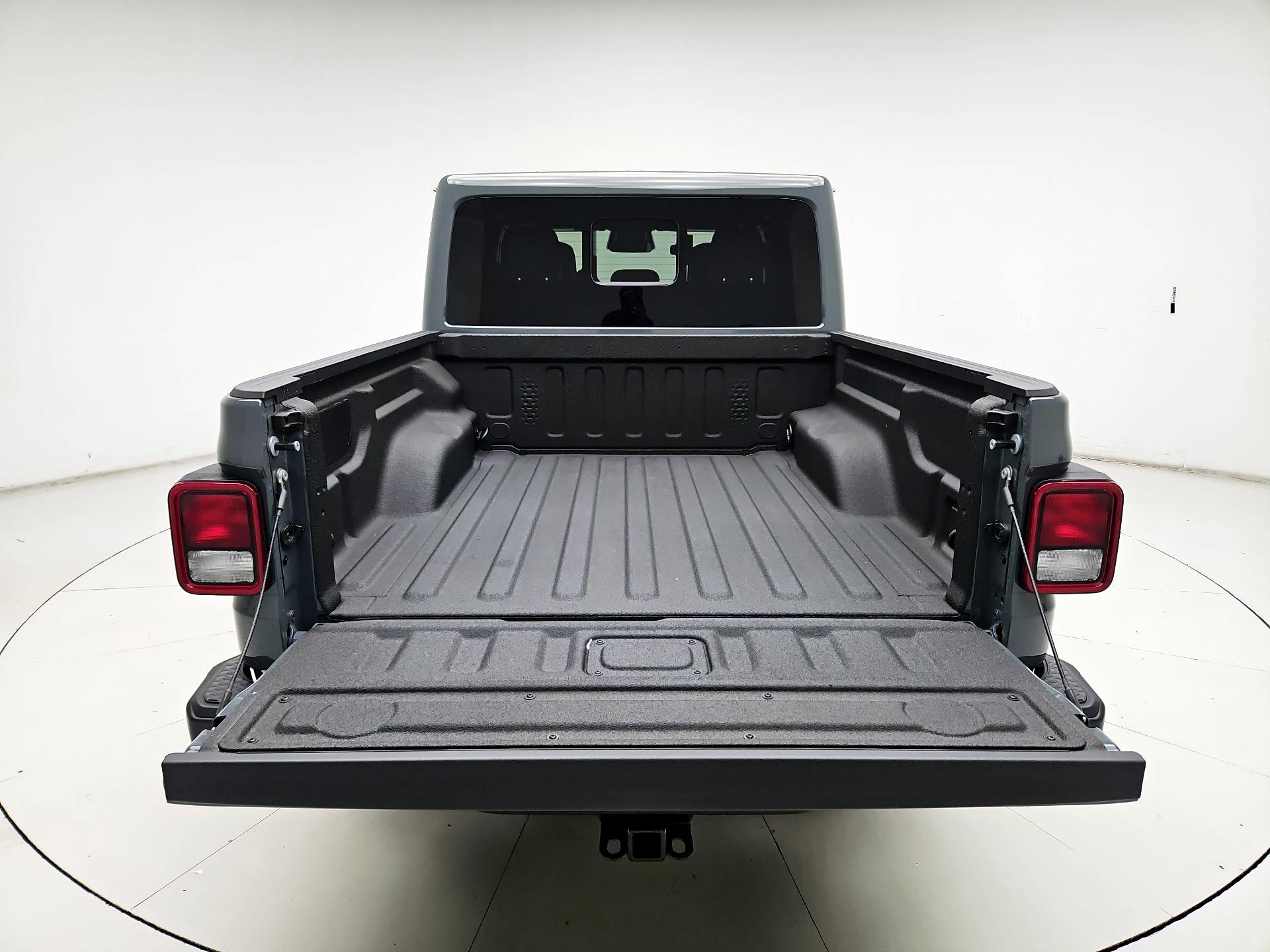 Thumbnail: 2026 Jeep Gladiator - 18
