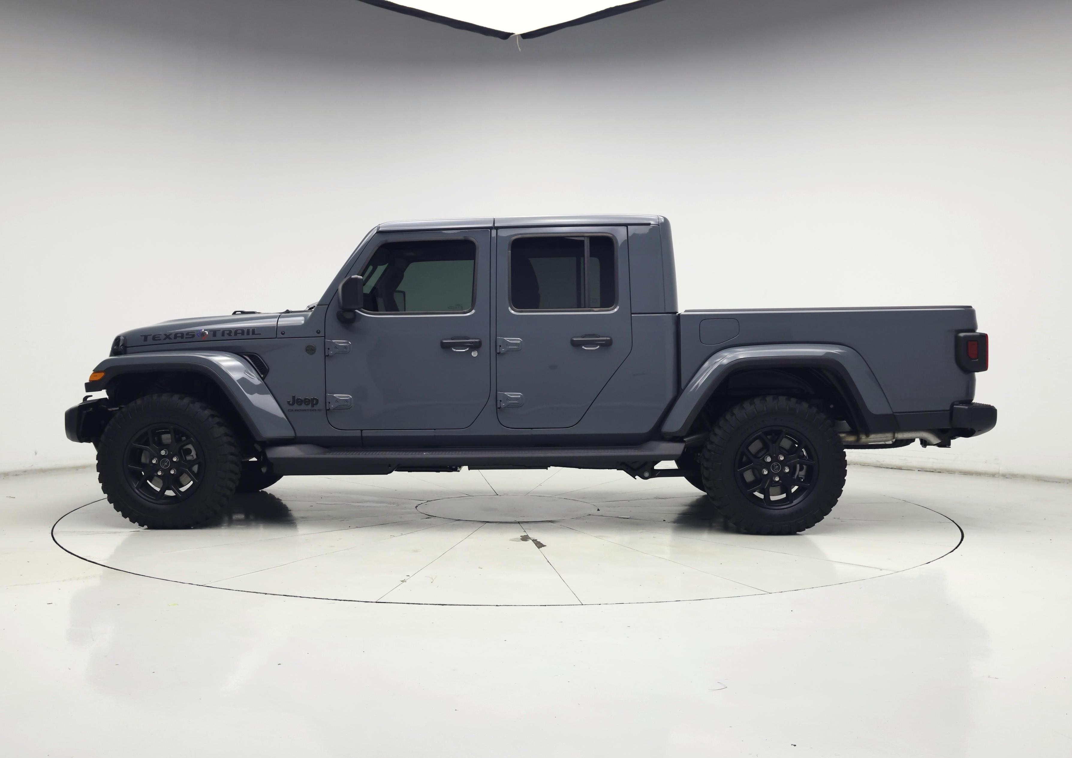 Thumbnail: 2026 Jeep Gladiator - 3