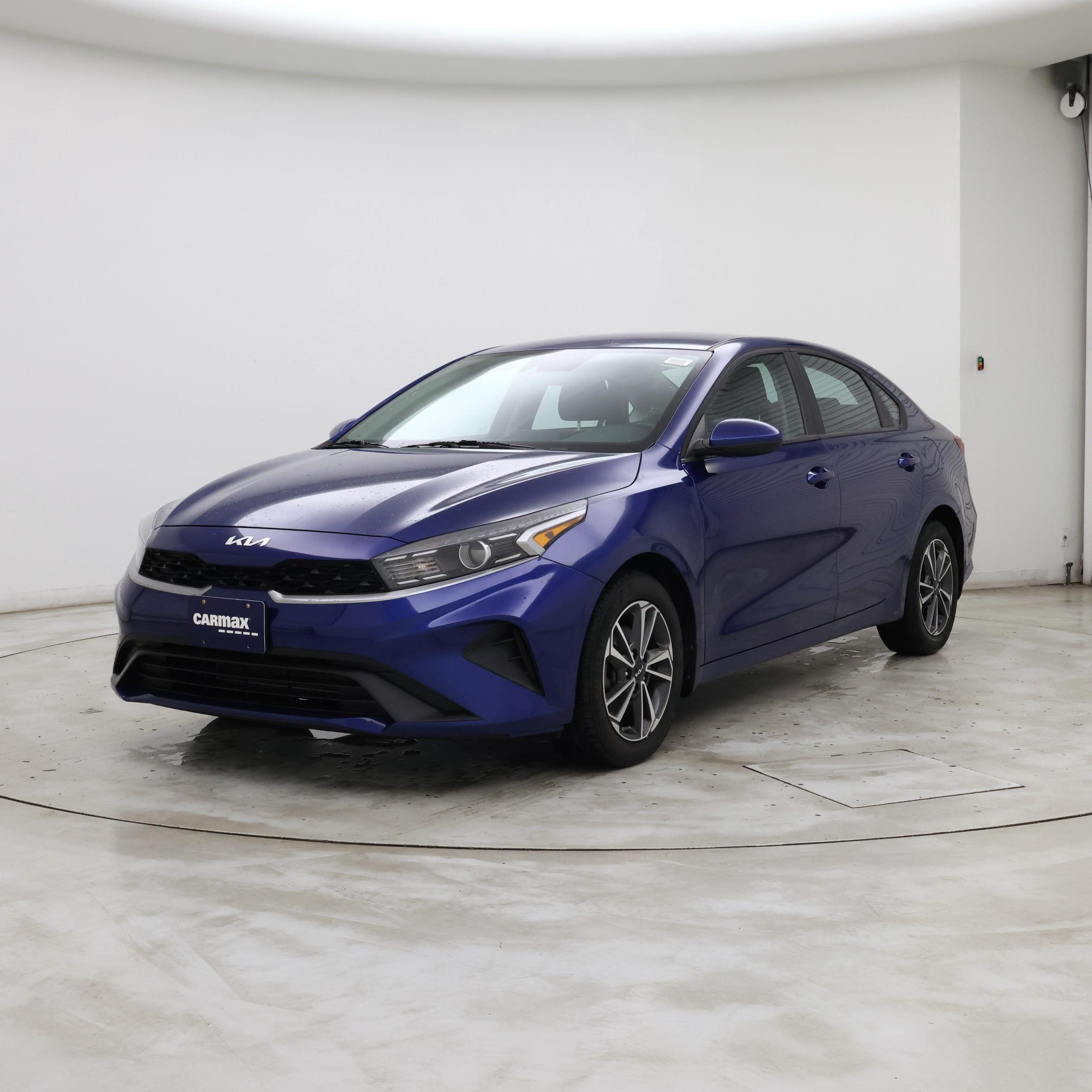 Thumbnail: 2023 Kia Forte - 4