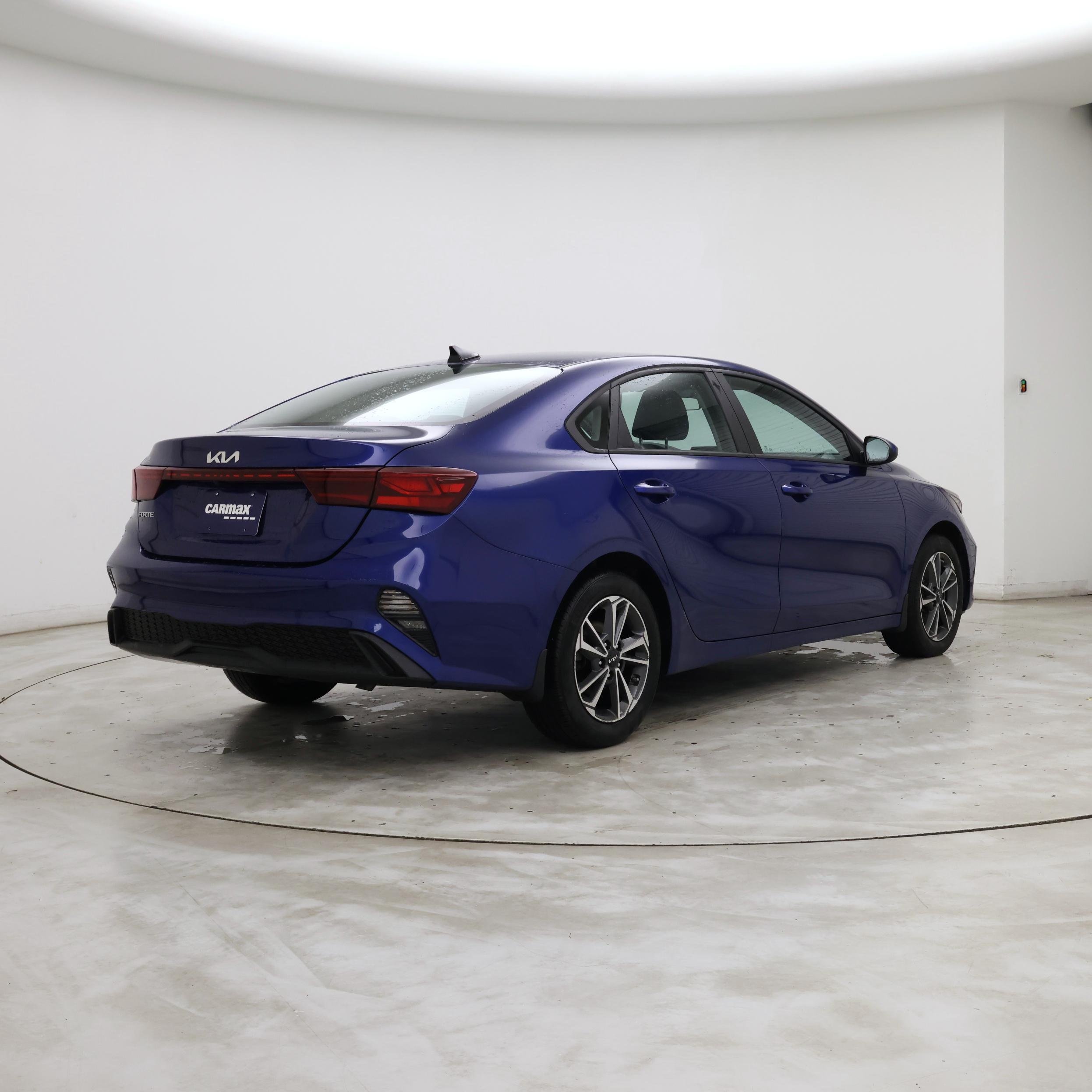 Thumbnail: 2023 Kia Forte - 8
