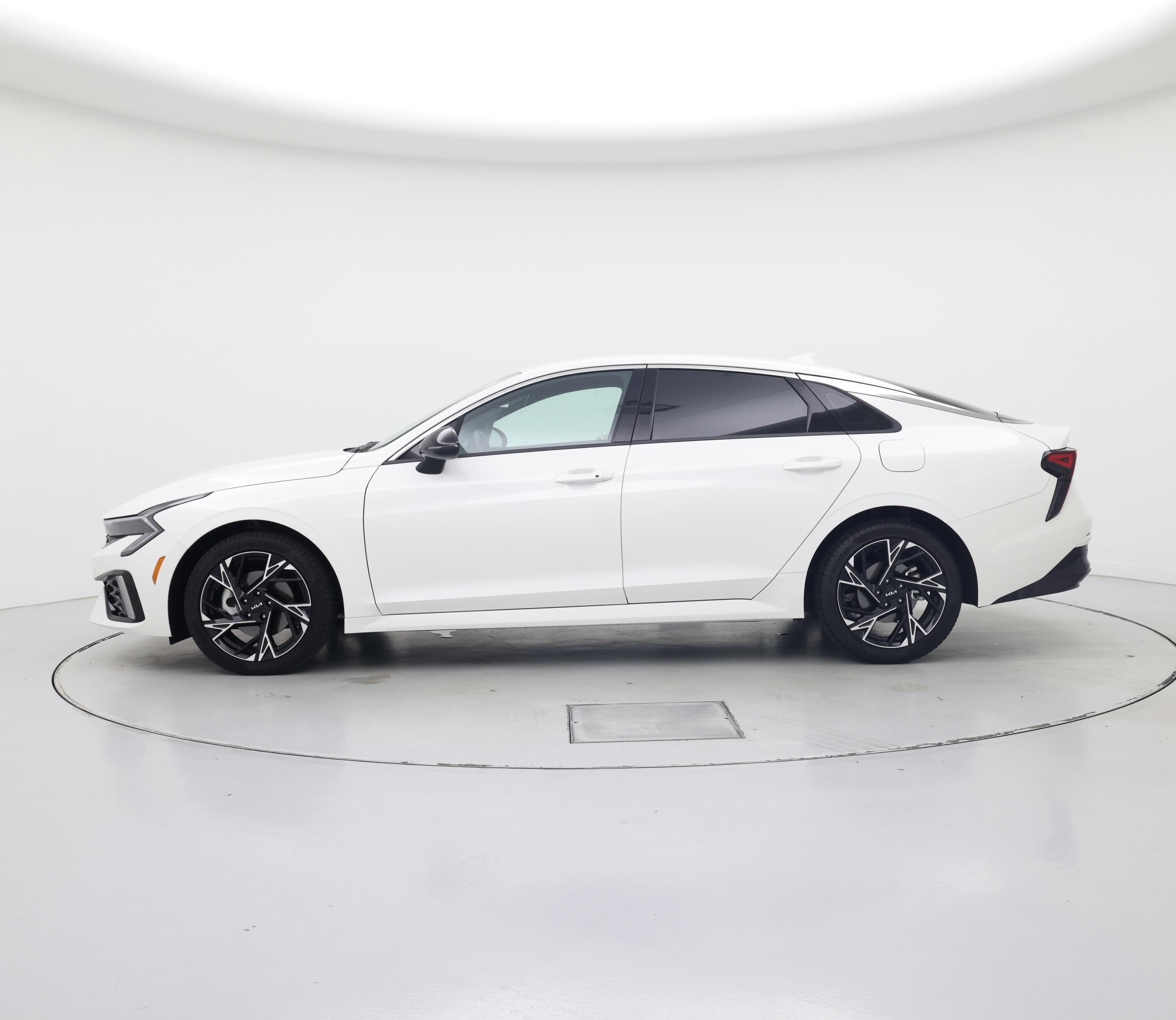 Thumbnail: 2026 Kia K5 - 3