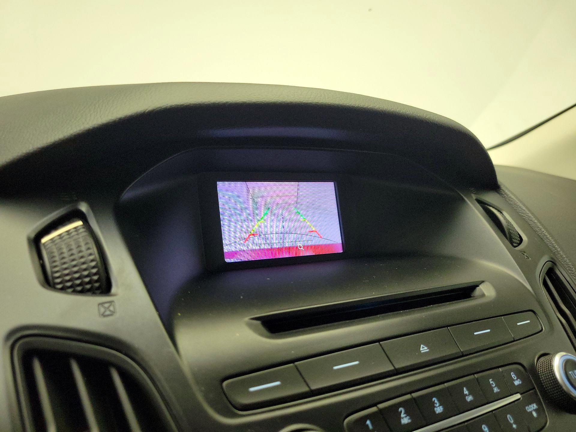 Thumbnail: 2015 Ford Focus - 14