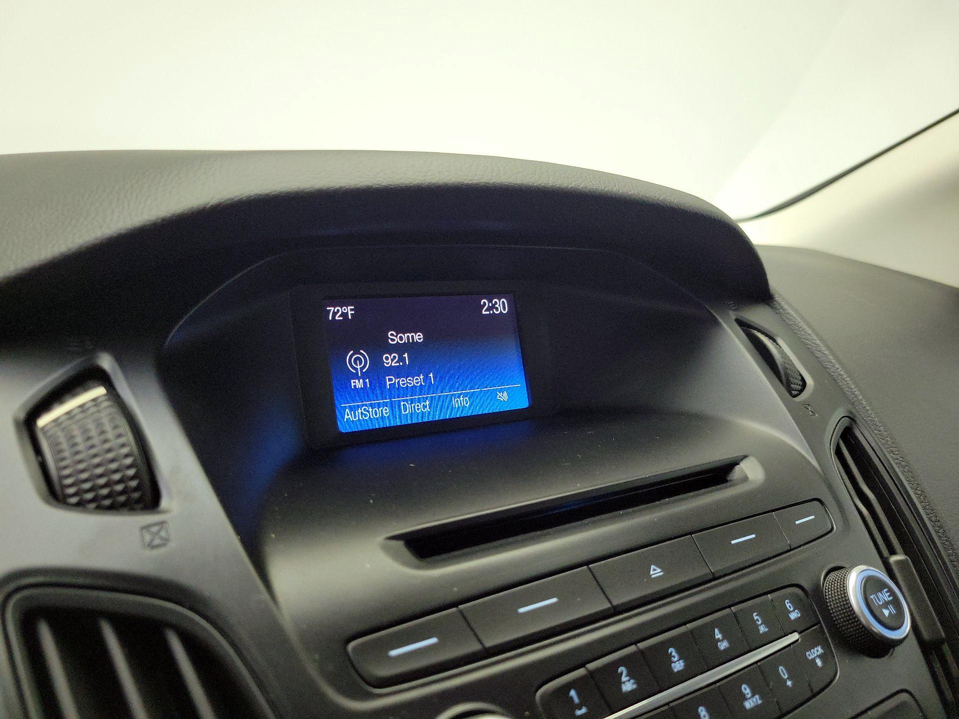 Thumbnail: 2015 Ford Focus - 15