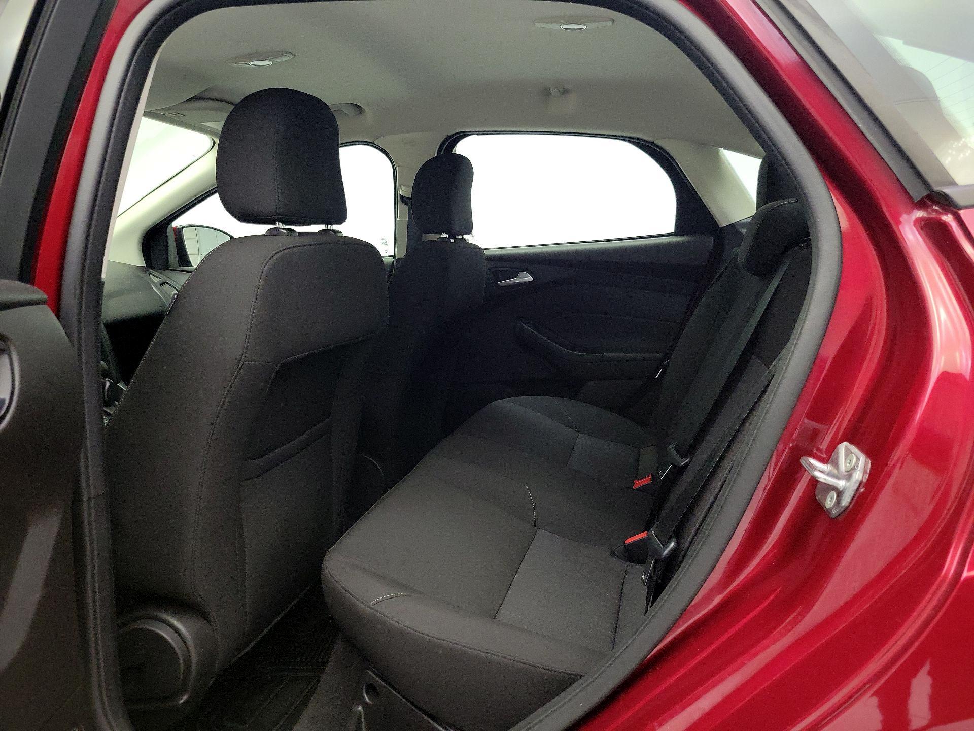 Thumbnail: 2015 Ford Focus - 19